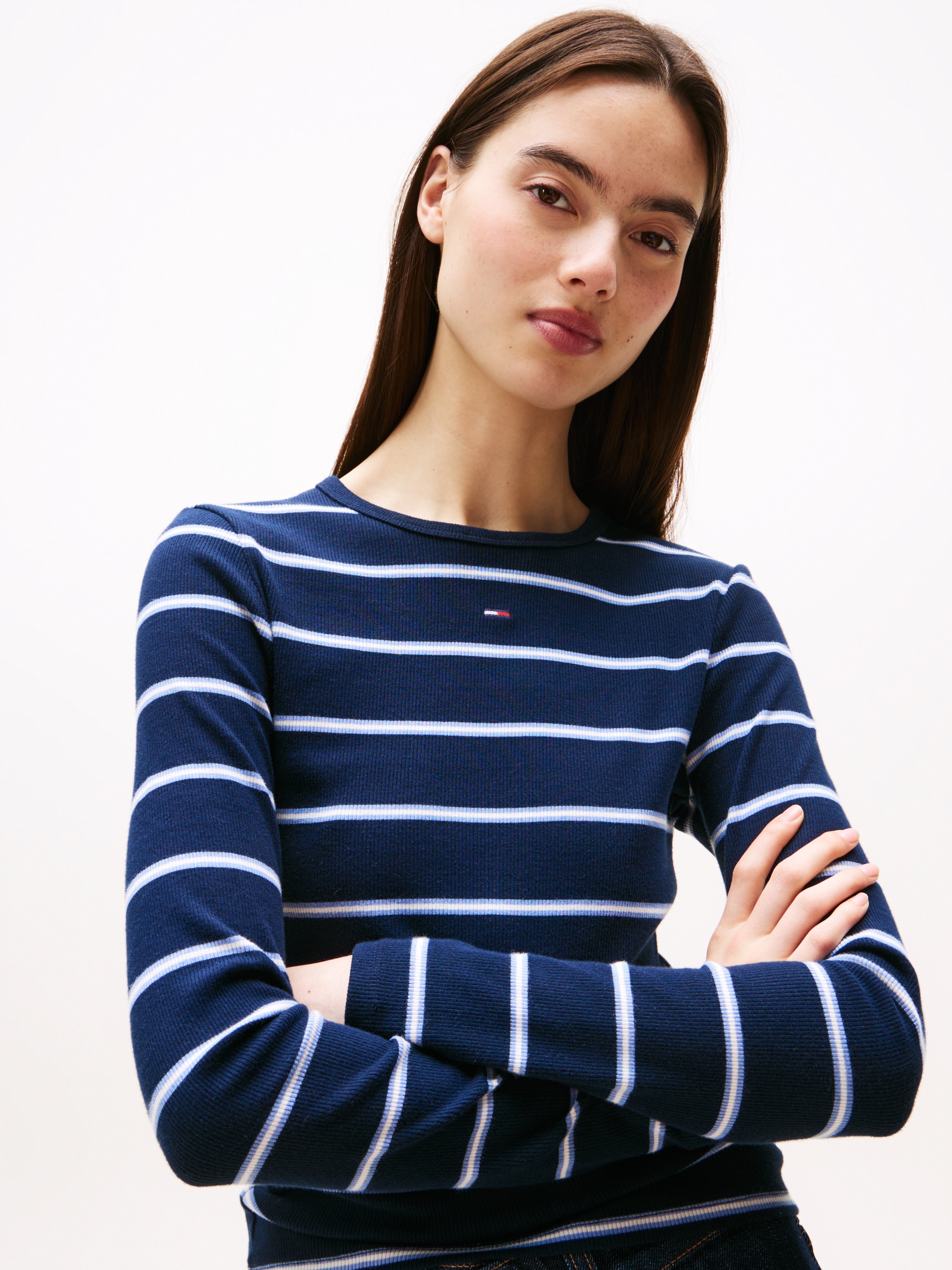Tommy Jeans Langarmshirt "TJW SLIM ESSENTIAL RIB LS", mit Logostickerei günstig online kaufen