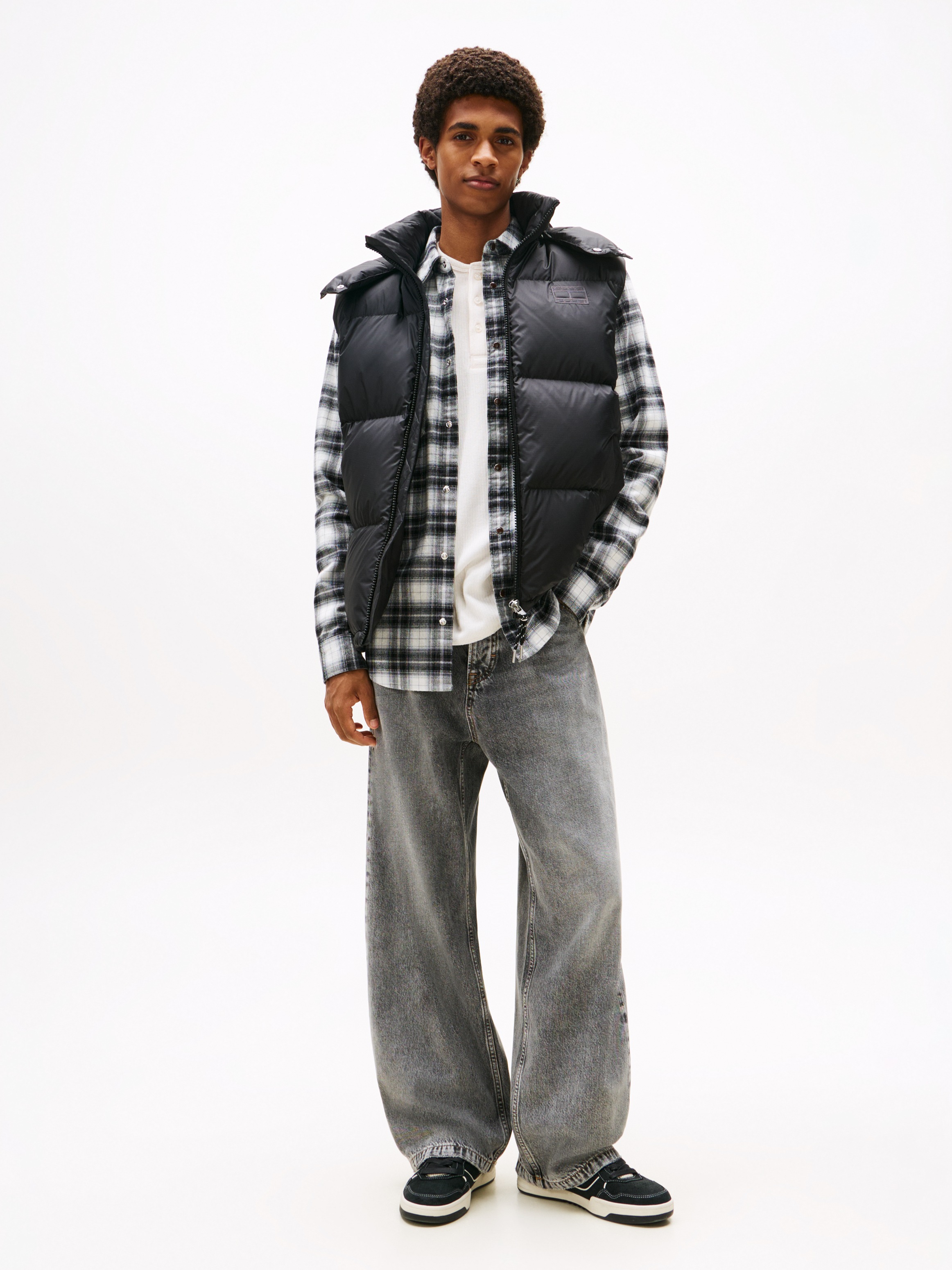 Thumbnail - Tommy Jeans Steppweste "ALASKA DOWN VEST" Regular fit mit abnehmbarer Kapuze