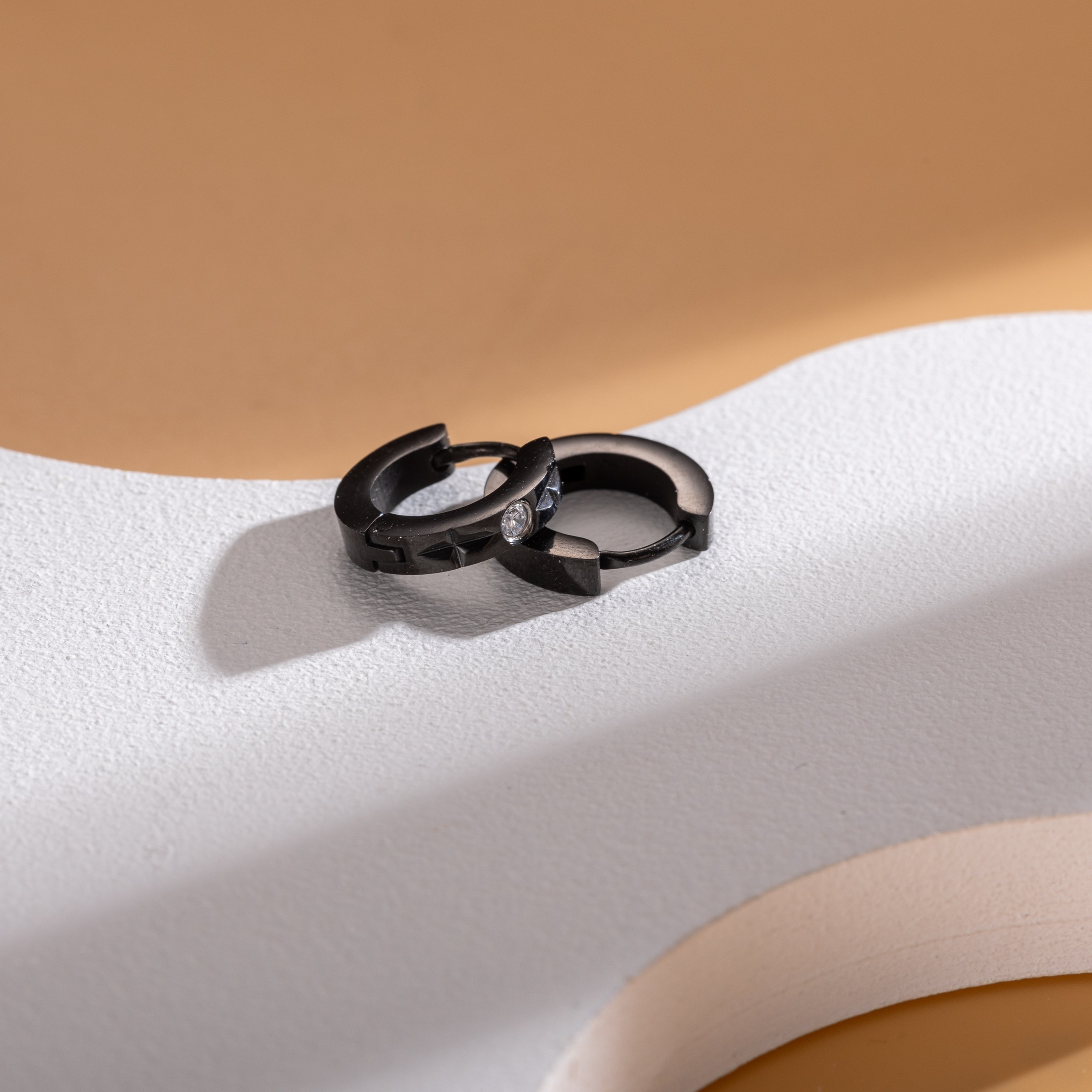 Firetti Paar Creolen »Schmuck Geschenk Edelstahl Ohrschmuck Ohrringe Classic« mit Zirkonia (synth.)