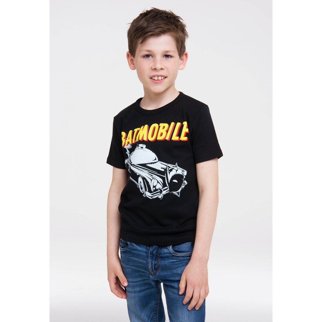LOGOSHIRT T-Shirt »Batman - Batmobile«, mit coolem Frontprint