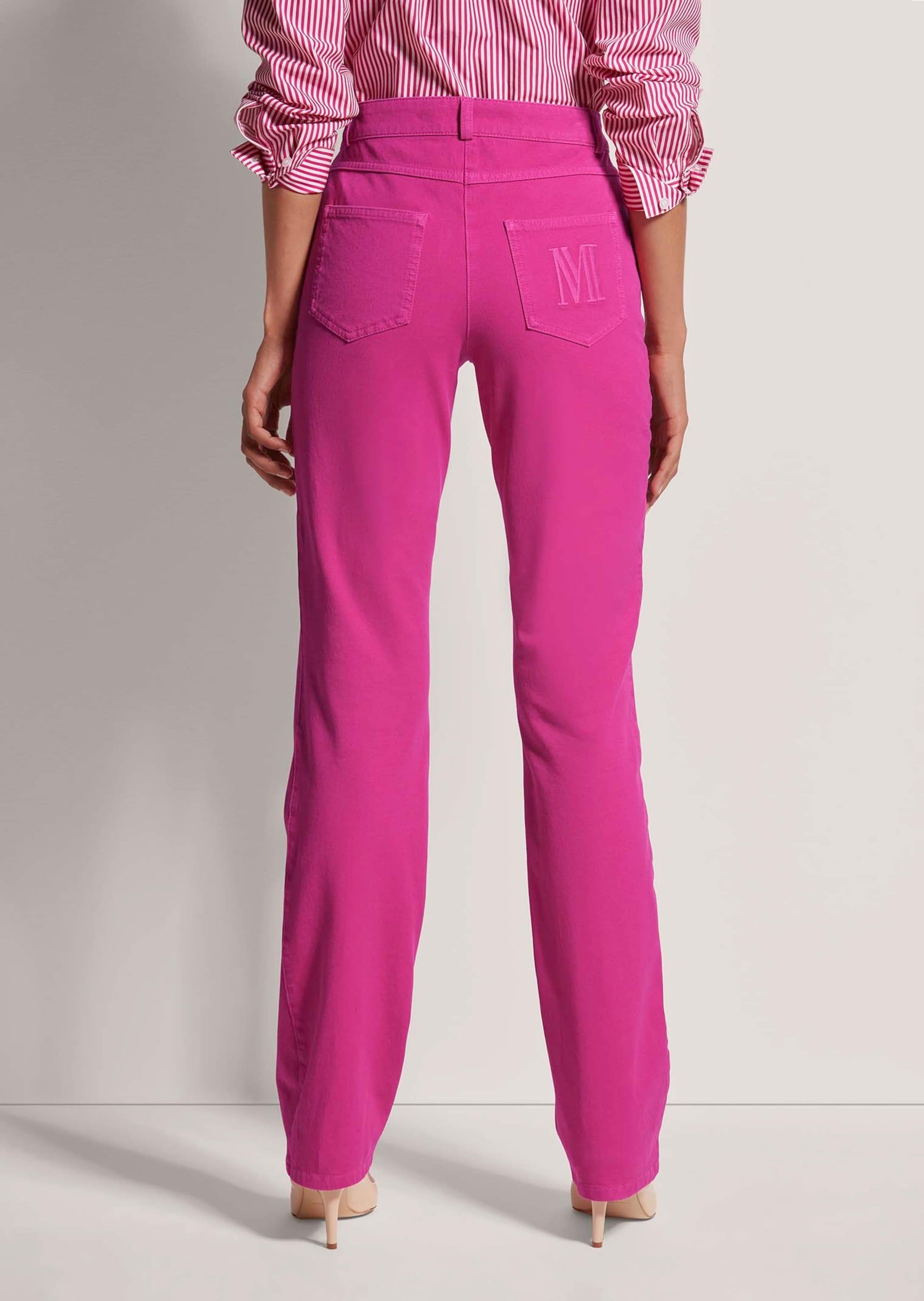 MADELEINE Regular-fit-Jeans »M-Jeans, weit M-Jeans in gerader Form mit Logo-Stickerei«