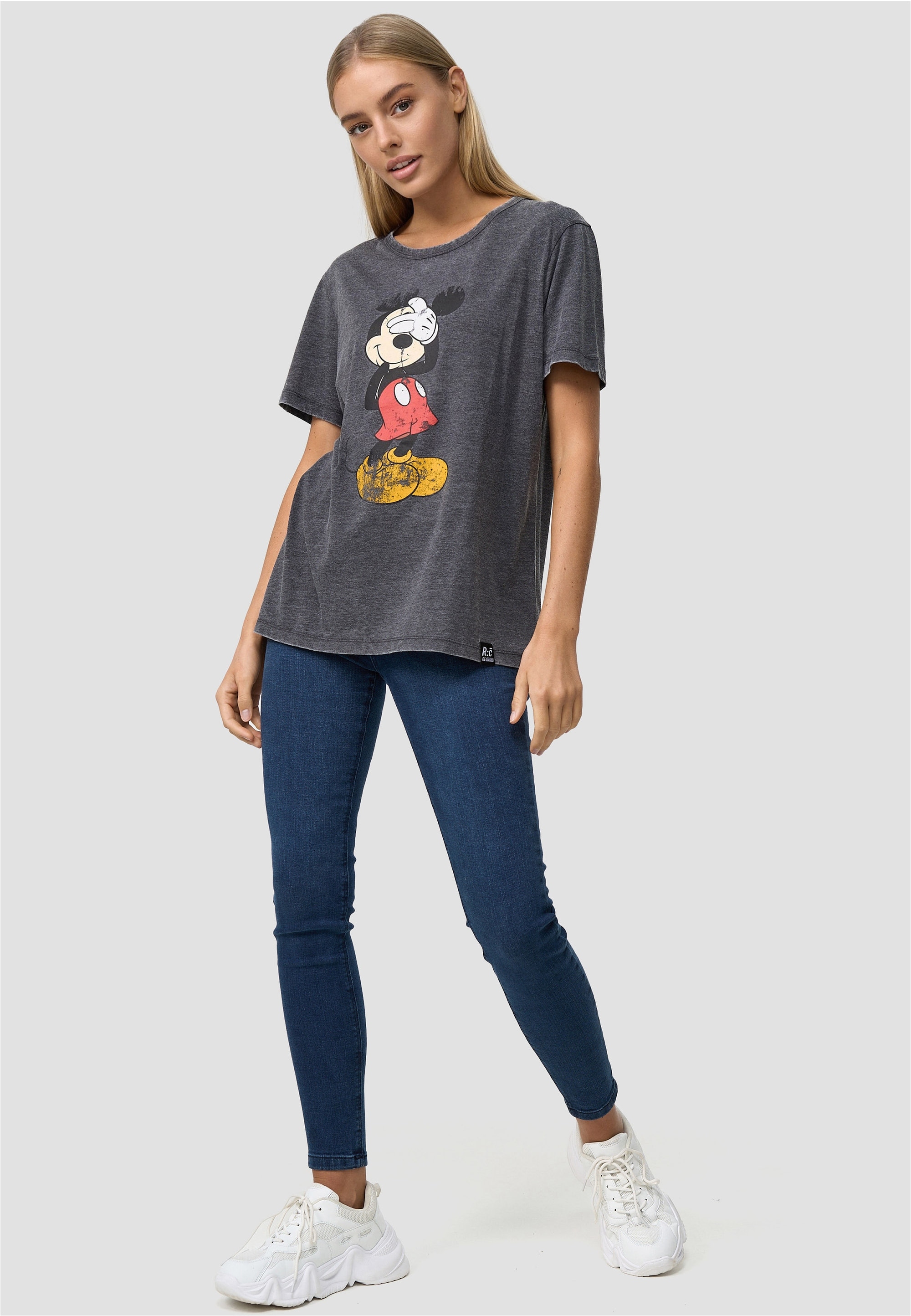 Recovered T-Shirt »Mickey Mouse Shy«, (1 tlg.), mit angesagtem Mickey Mouse-Print