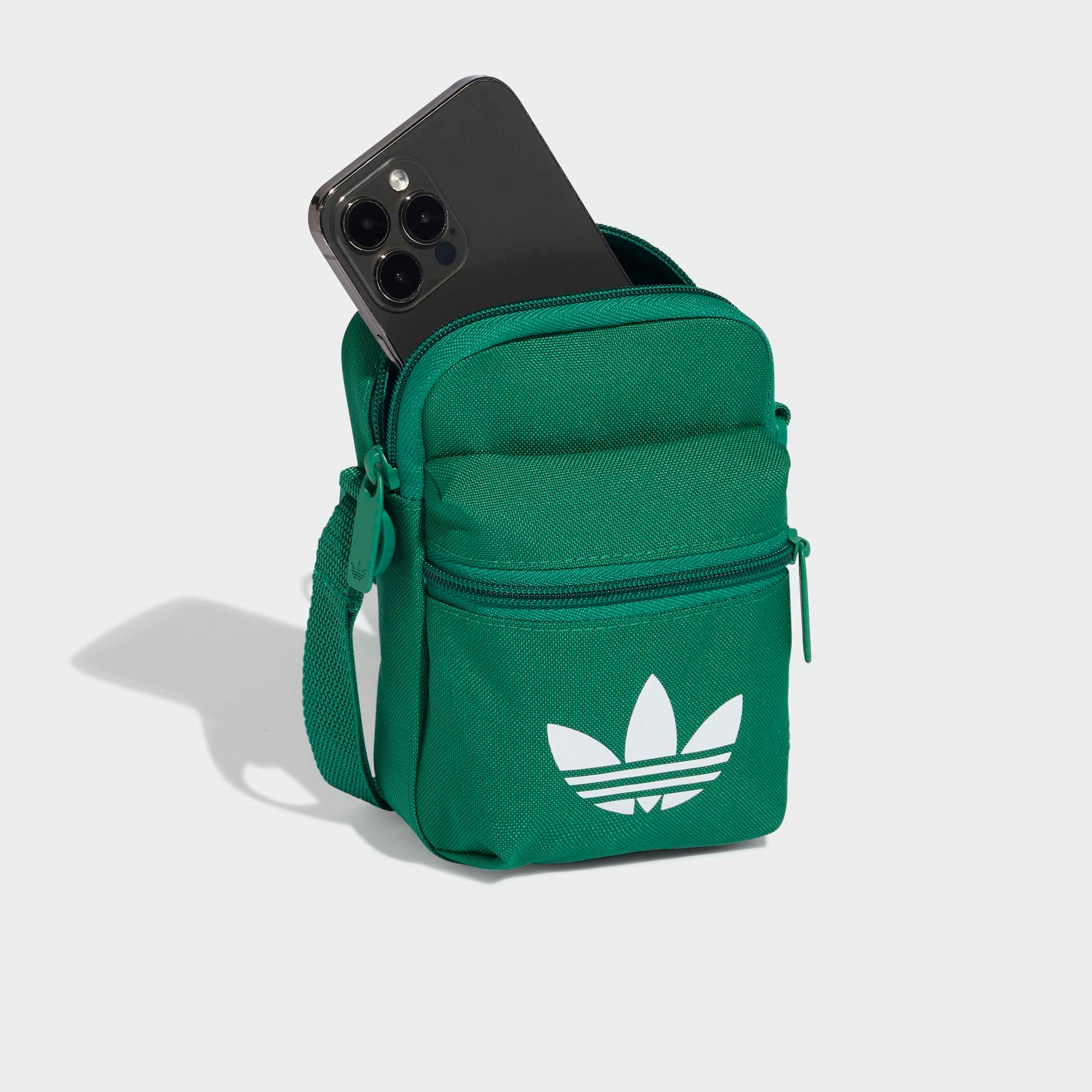 adidas Originals Sporttasche »ADICOLOR FB« aus Polyester, kompakte Größe