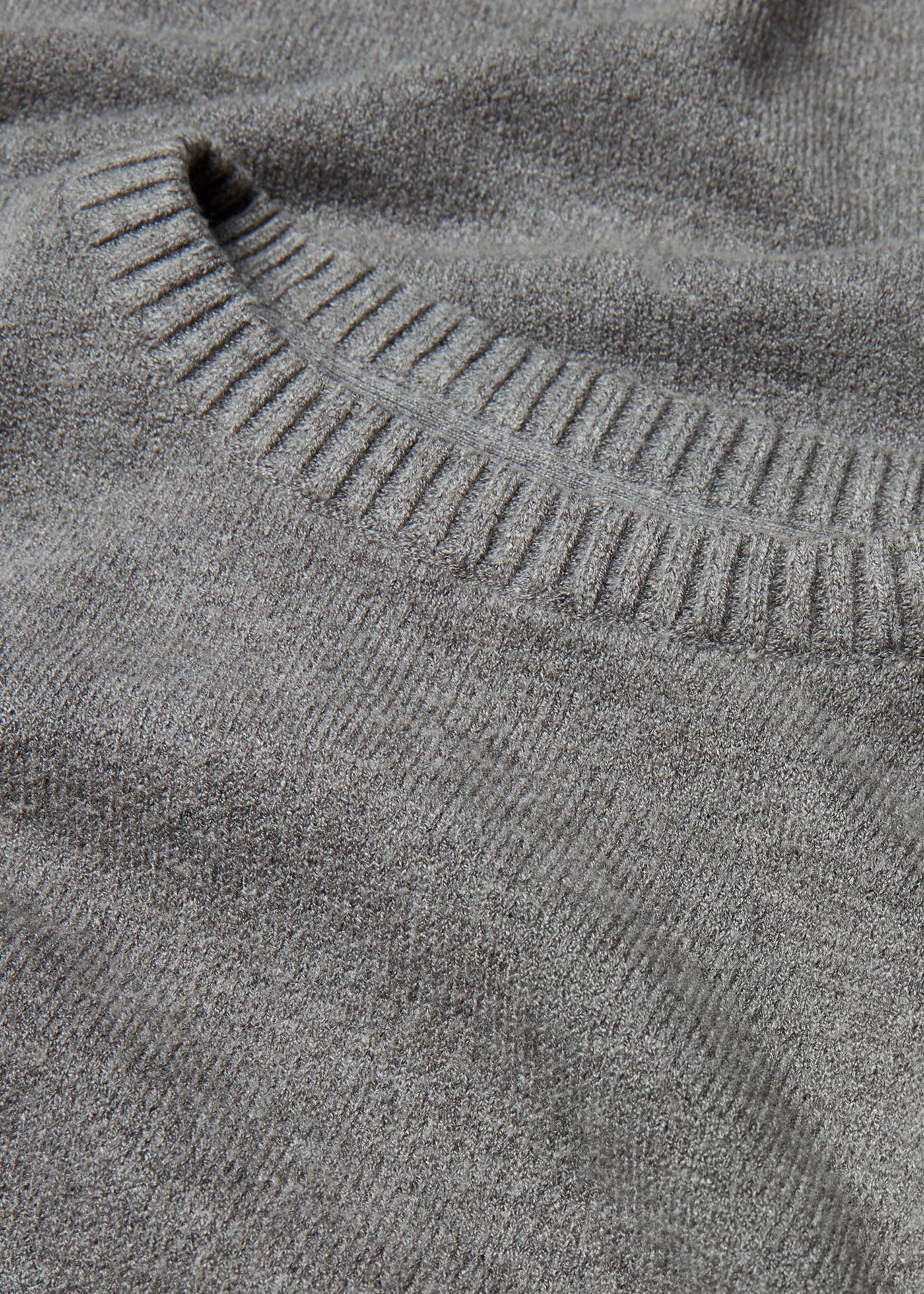 bonprix Strickpullover »Long-Feinstrickpullover mit Seitenschlitzen aus Viskose-Mix« aus Viskosemischung, Oversize Passform, Po-bedeckende Länge