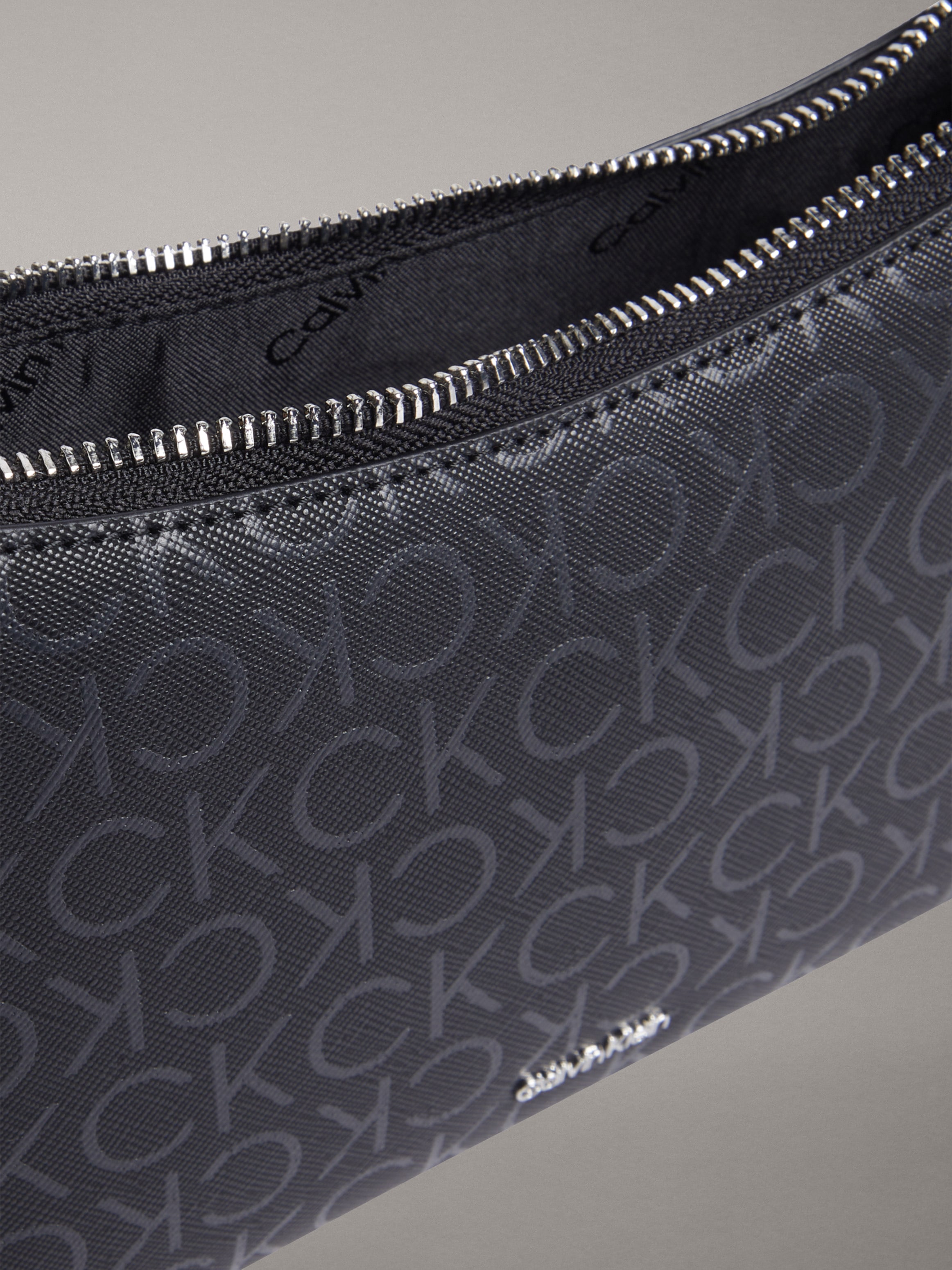 Calvin Klein Umhängetasche »CK MST AP CNV LG JQD«, Schultertasche, Handtasche Damen mit CK-Monogramm