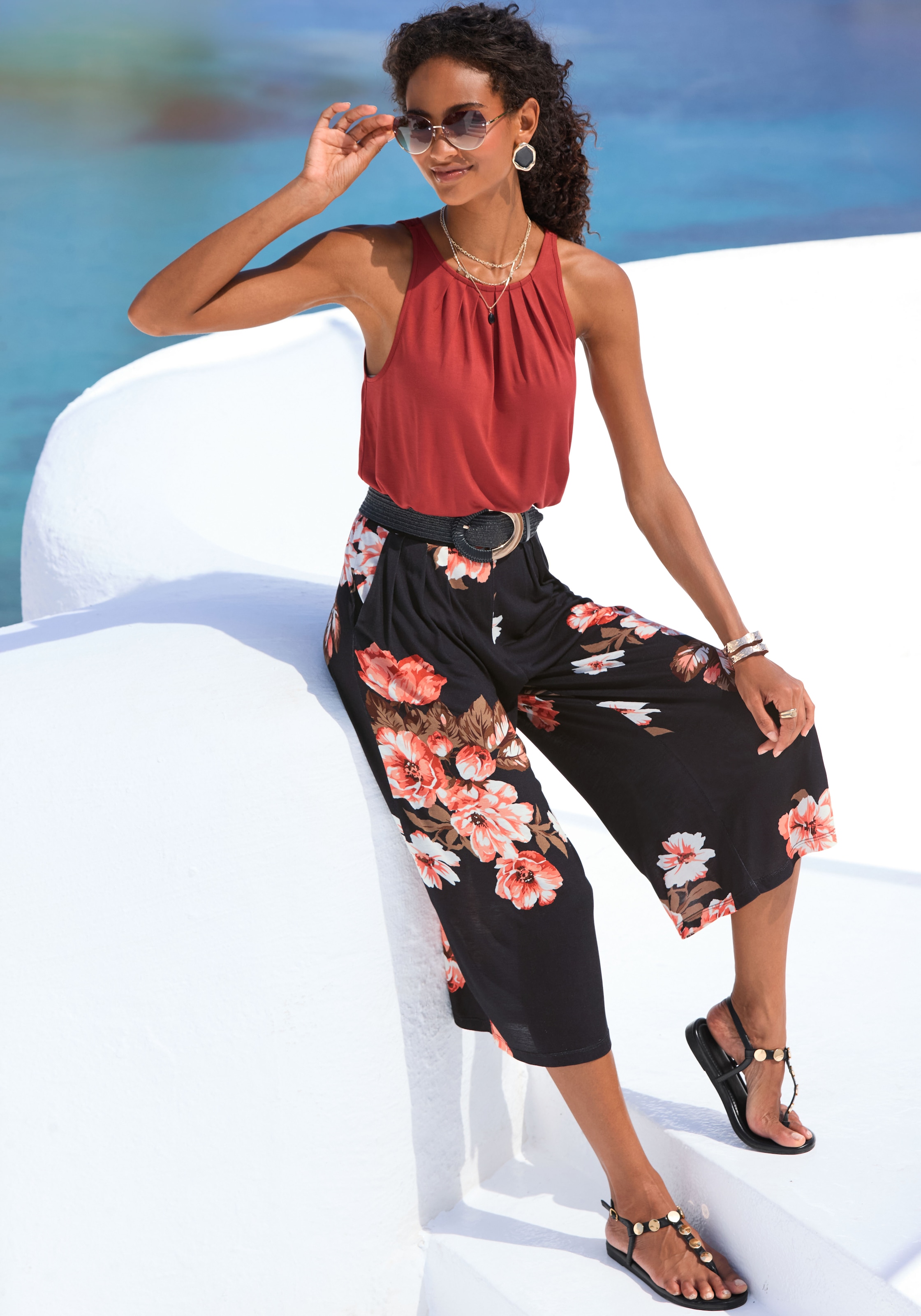 Vivance Culotte »mit extra weitem Bein aus luftig-leichter Viskose mit Blumendruck«  bequeme Schlupfhose mit modischen Falten, Strandhose, Sommerhose