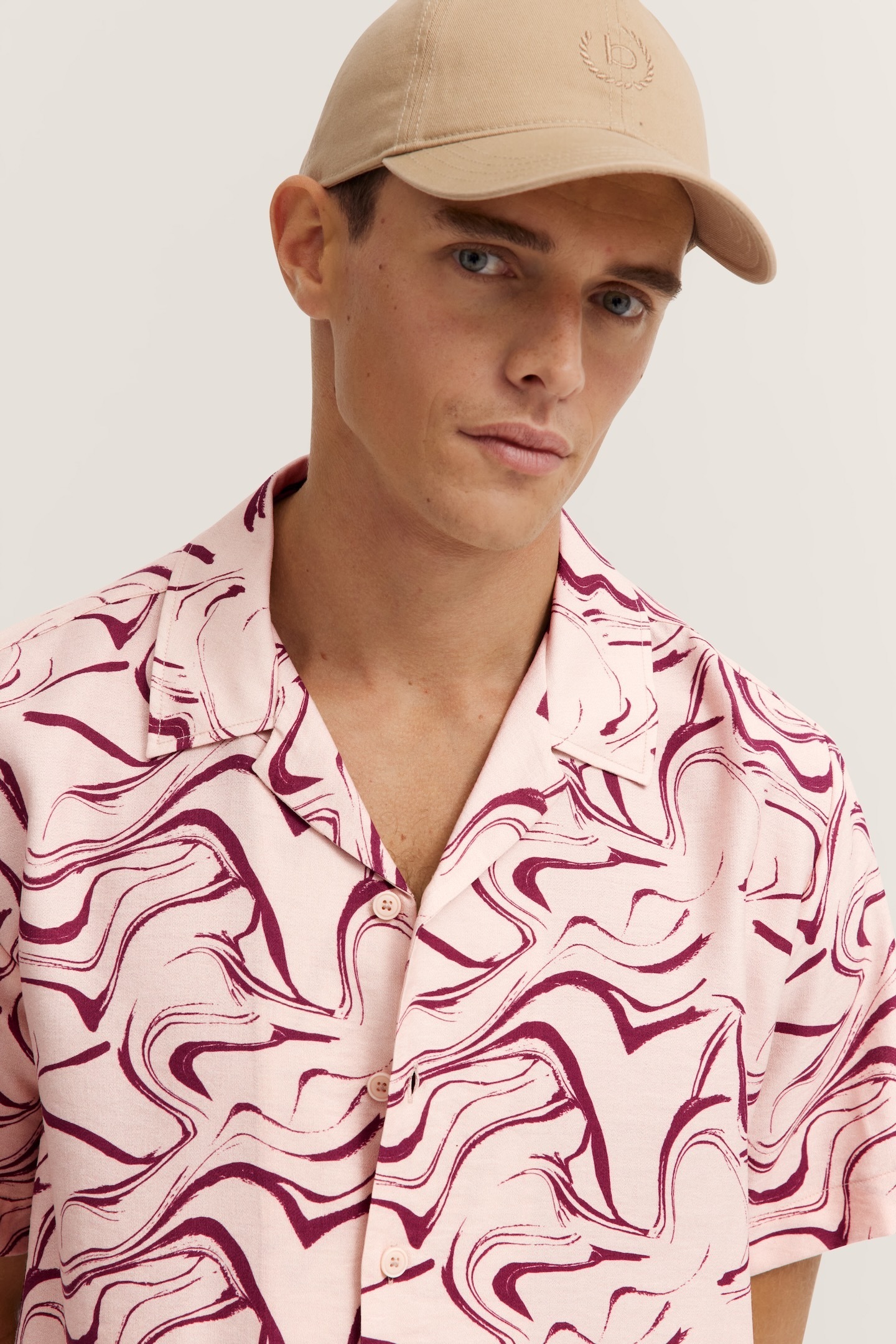 Kurzarmhemd BUGATTI, Herren, Gr. M, Normalgrößen, rot (980, bordeaux), 88% Viskose, 12% Polyester, gemustert, regular fit, gerader Abschluss, Hemden, mit Reverskragen 3