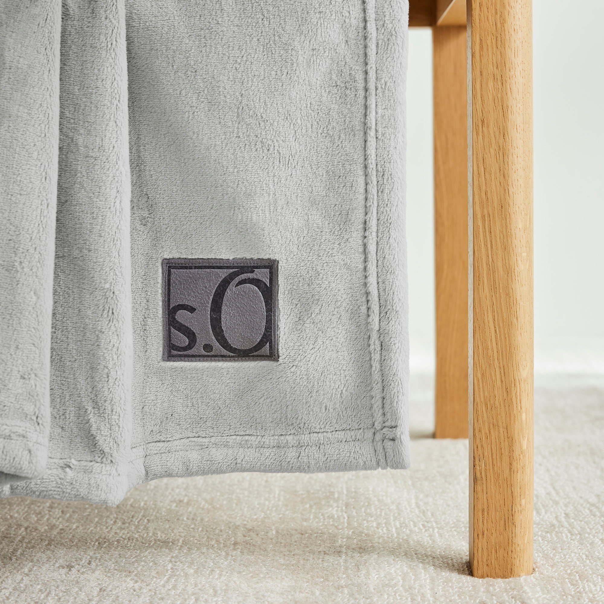 s.Oliver Wohndecke »s.Oliver Decke Kuschelsoft« 150 x 200 cm , in bunten Farben, weich, 330g/m²