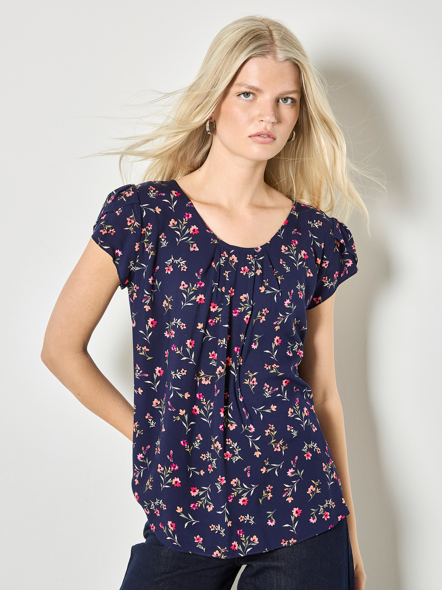 Apricot Strandtop "Leichtes Oberteil" mit kleinem Blumenmuster