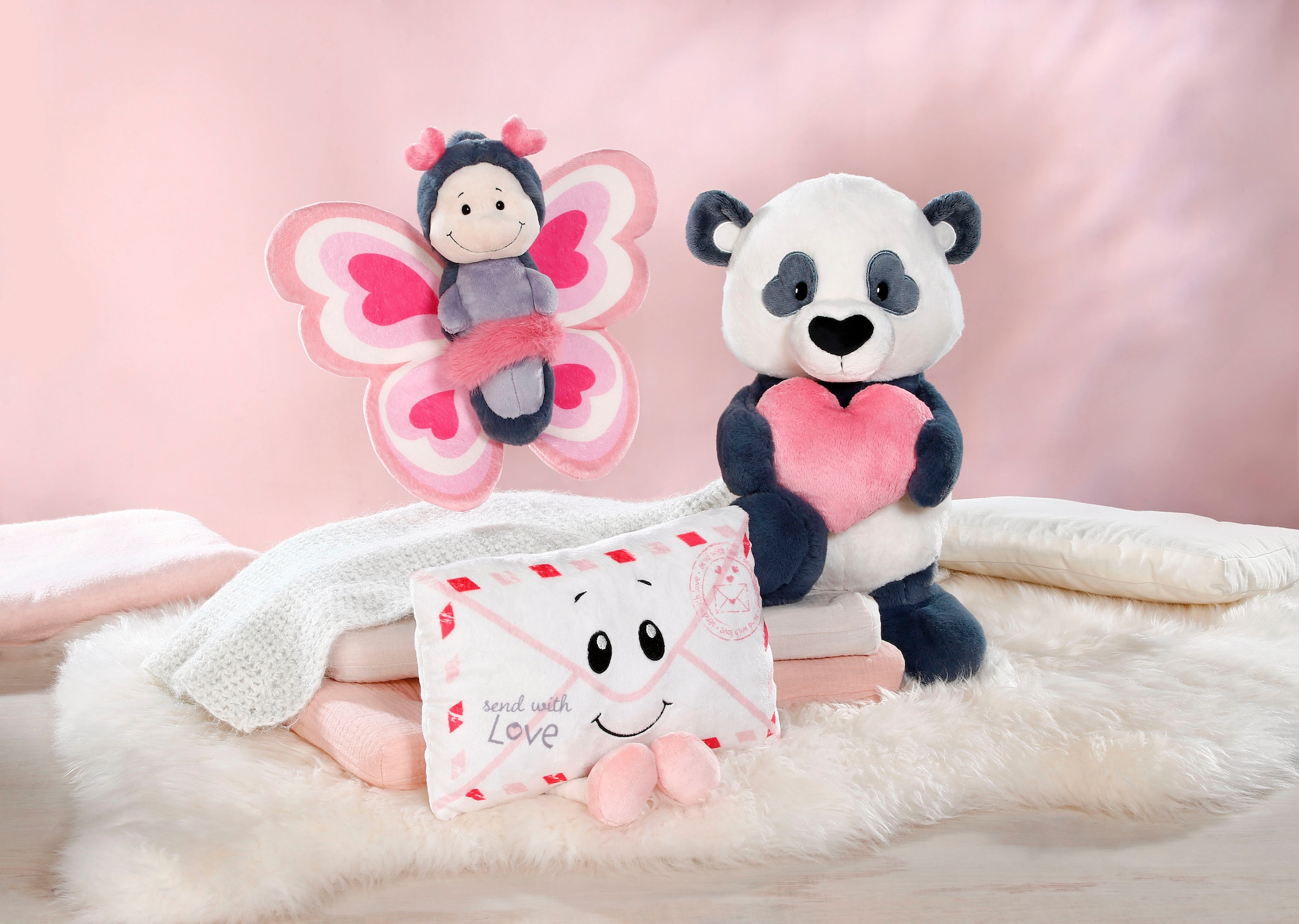 Nici Kuscheltier »Love, Panda mit Herz, 25 cm schlenkernd«, schlenkernd; enthält recyceltes Material (Global Recycled Standard)
