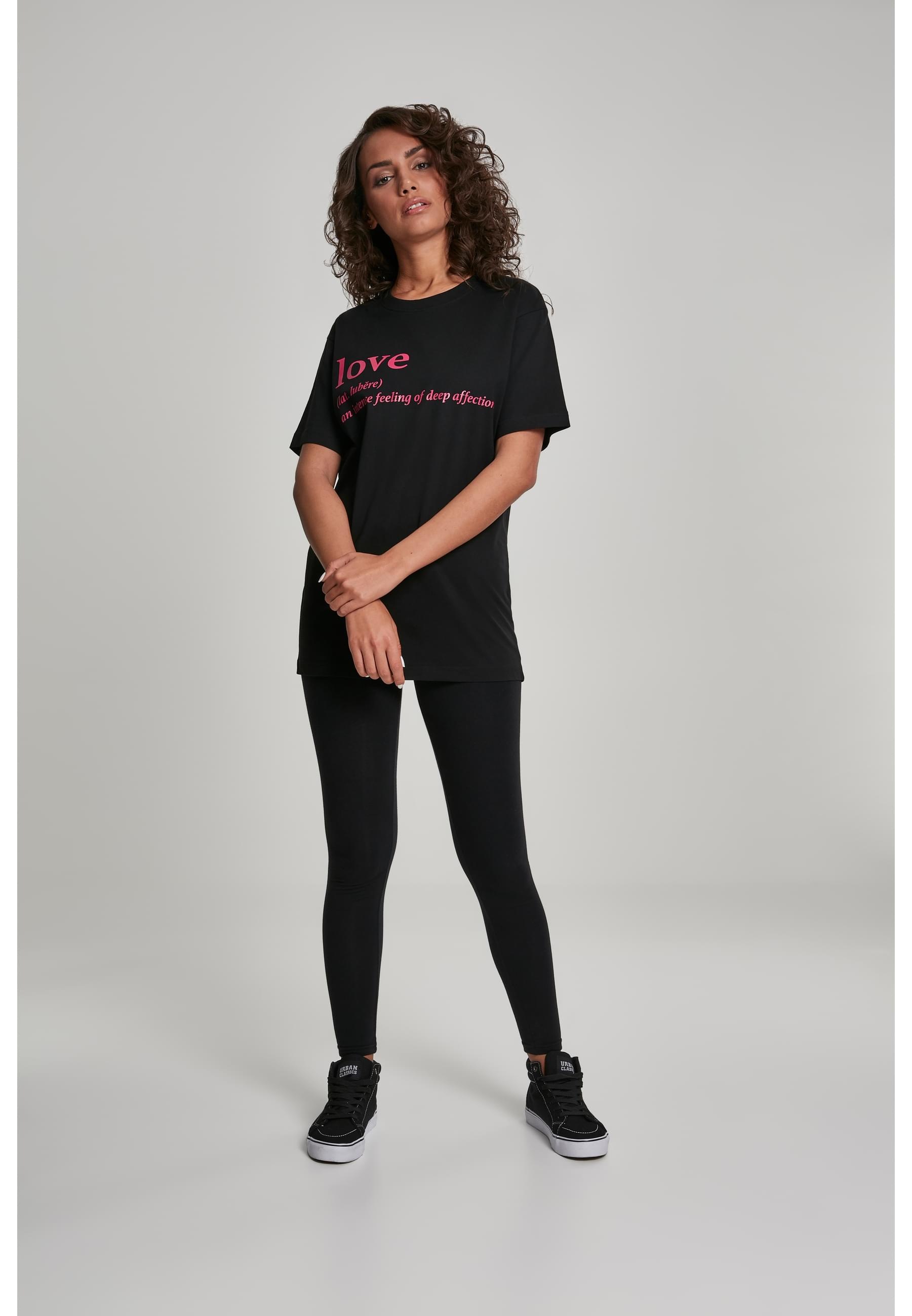 MisterTee T-Shirt »MisterTee Herren Love Definition T-Shirt Round Neck«, (1 tlg.)