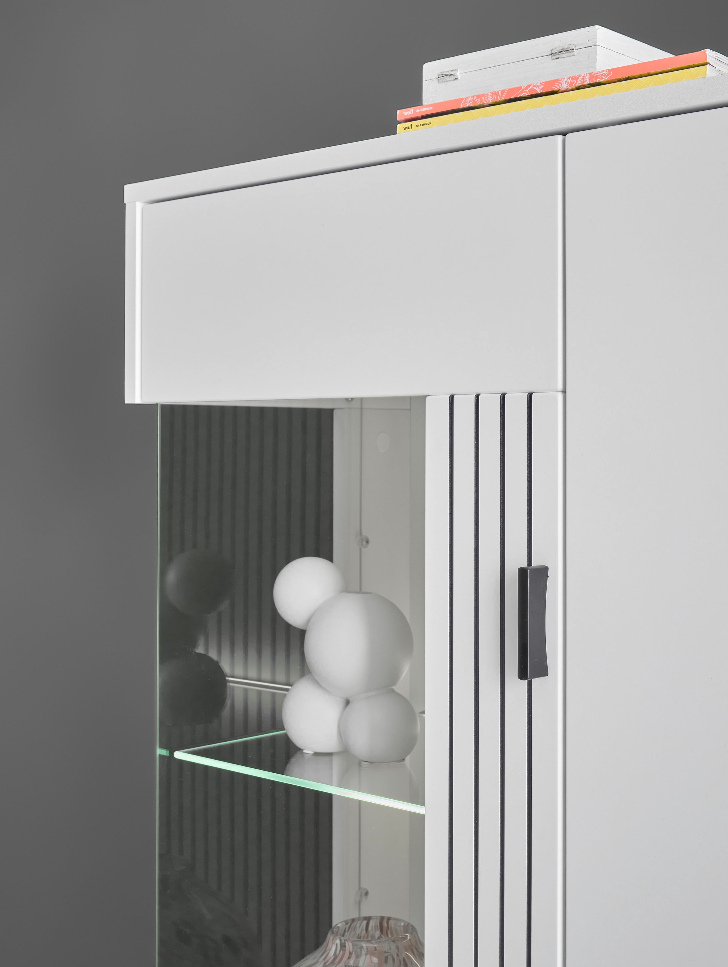 INOSIGN Wohnwand »HUDSON«, (Set, 4 St.), mit moderner Rillenoptik, Griffe aus Metall (Schwarz), Breite 320 cm
