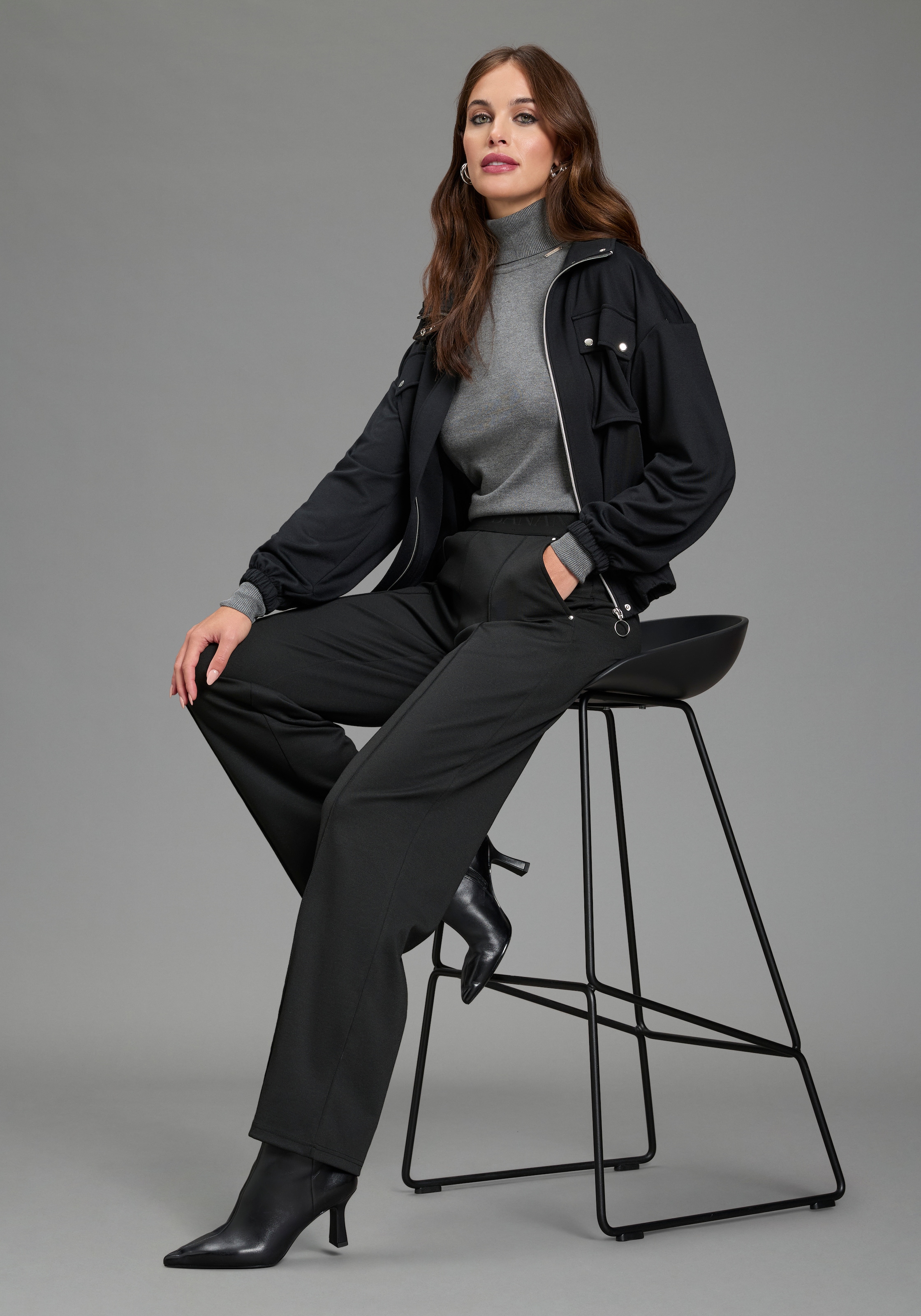Bruno Banani Rollkragenpullover mit hoch geschlossenem Ausschnitt, figurbetonte Passform
