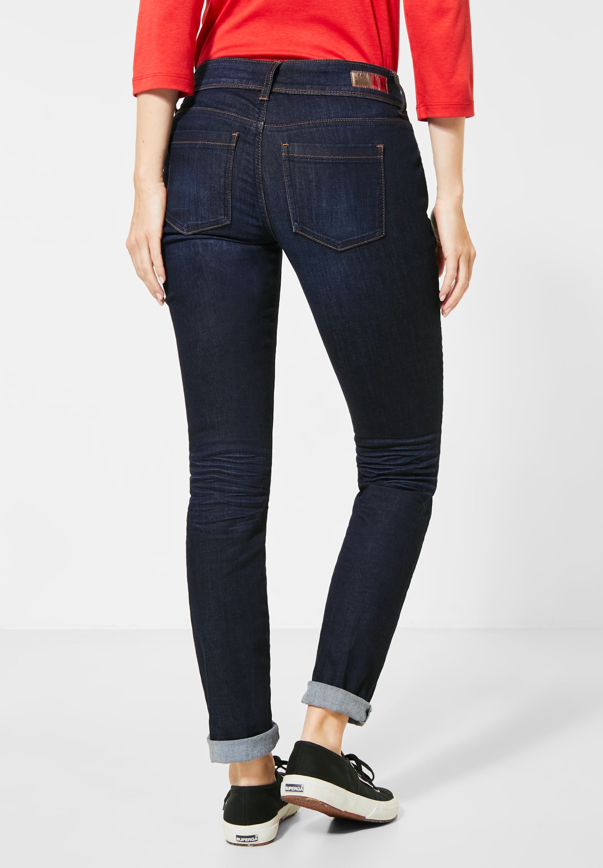 STREET ONE Comfort-fit-Jeans, in dunkelblauer Waschung