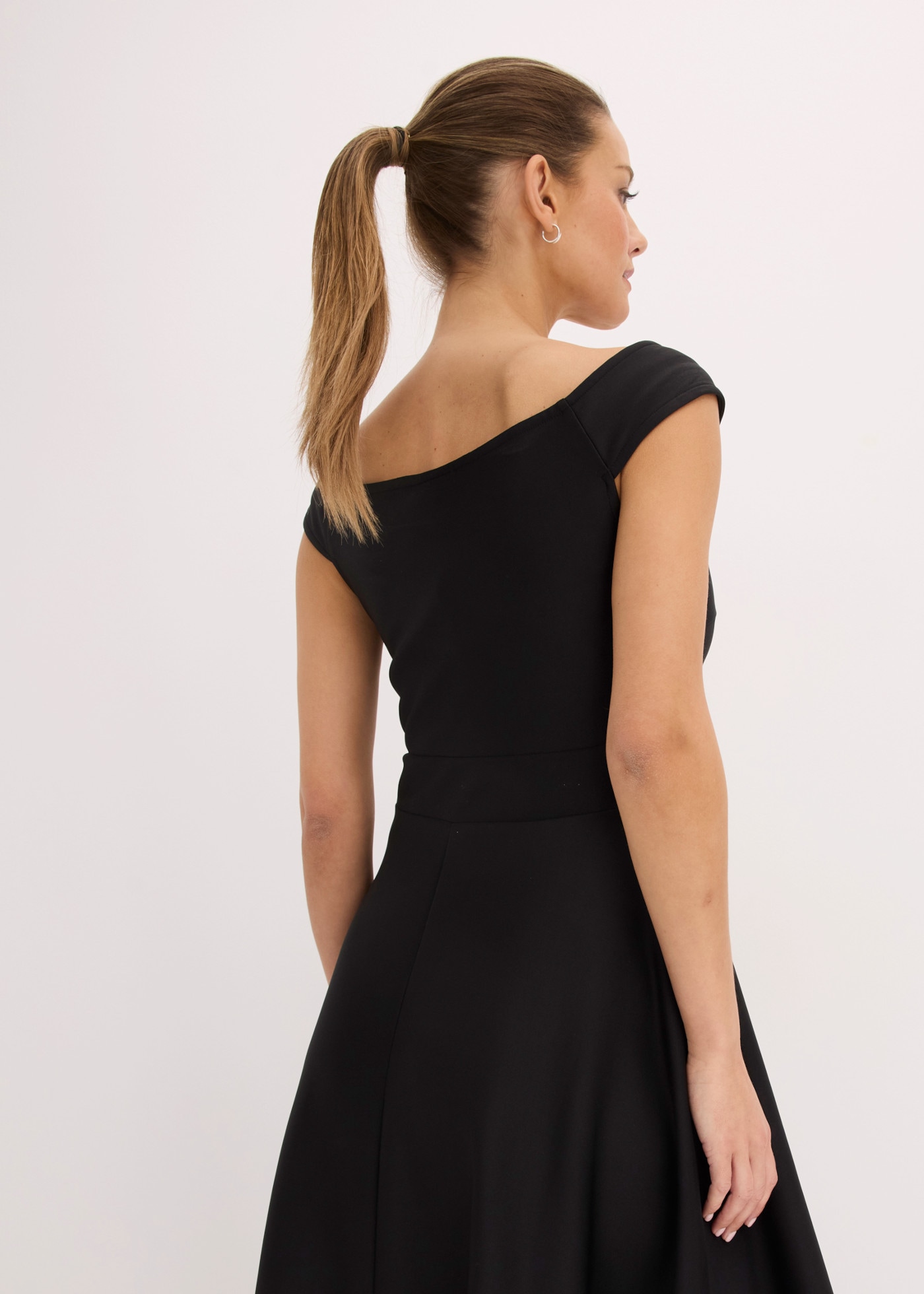 bonprix Off-Shoulder-Kleid mit Spitzen-Einsatz, ausgestellte Passform