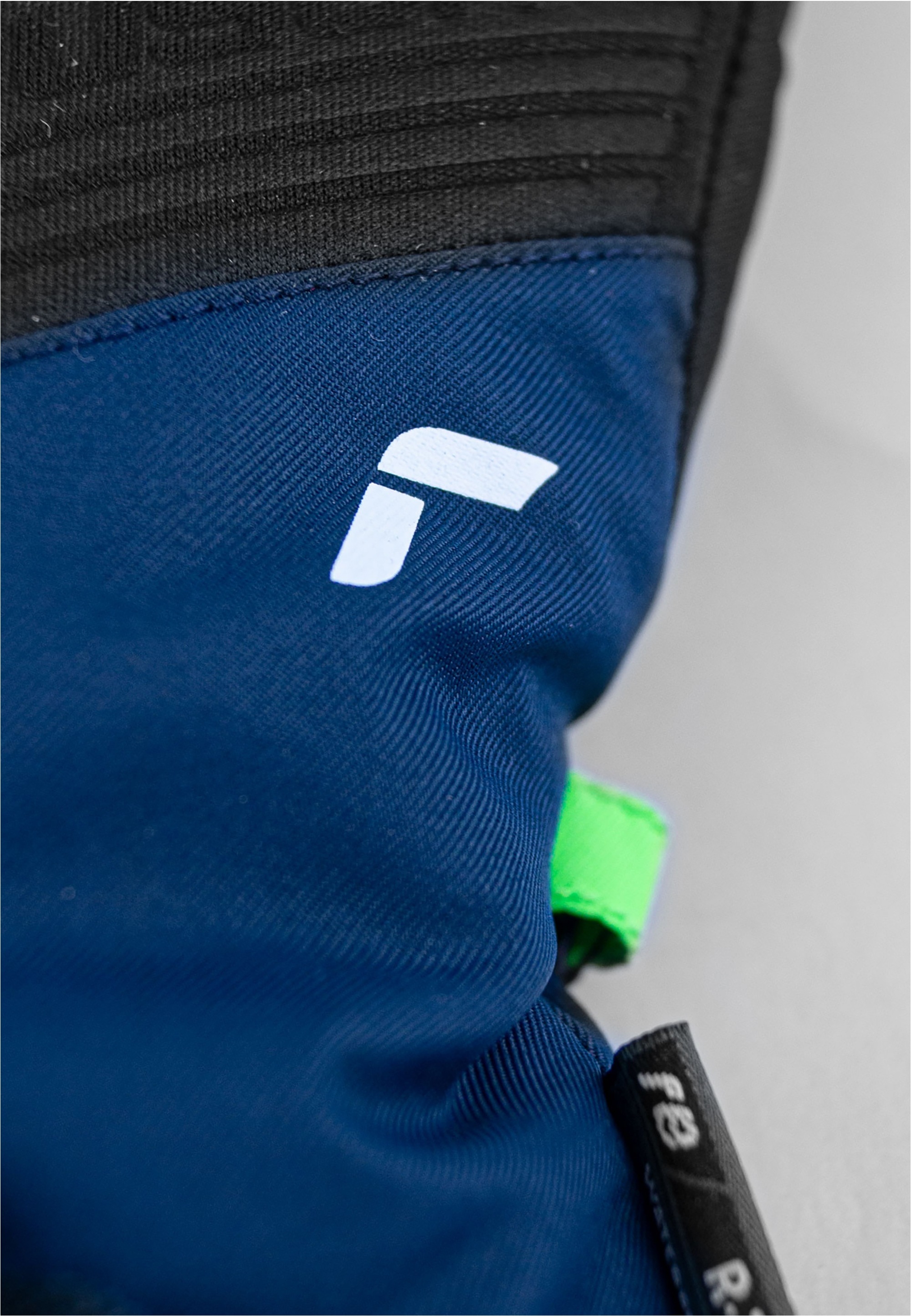 Reusch Skihandschuhe »Duke R-TEX XT Junior«, in sportlichem Design