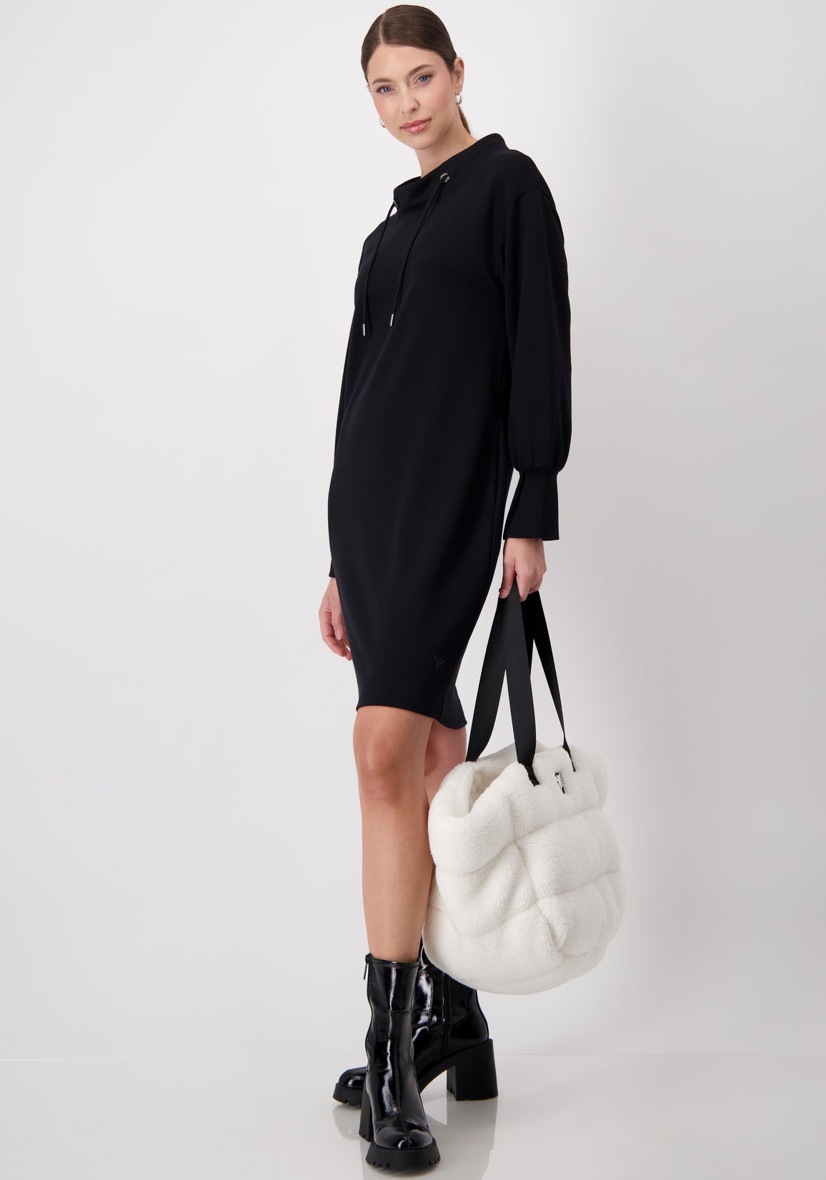 Monari Sweatkleid, mit Stehkragen und Kordelzug günstig online kaufen