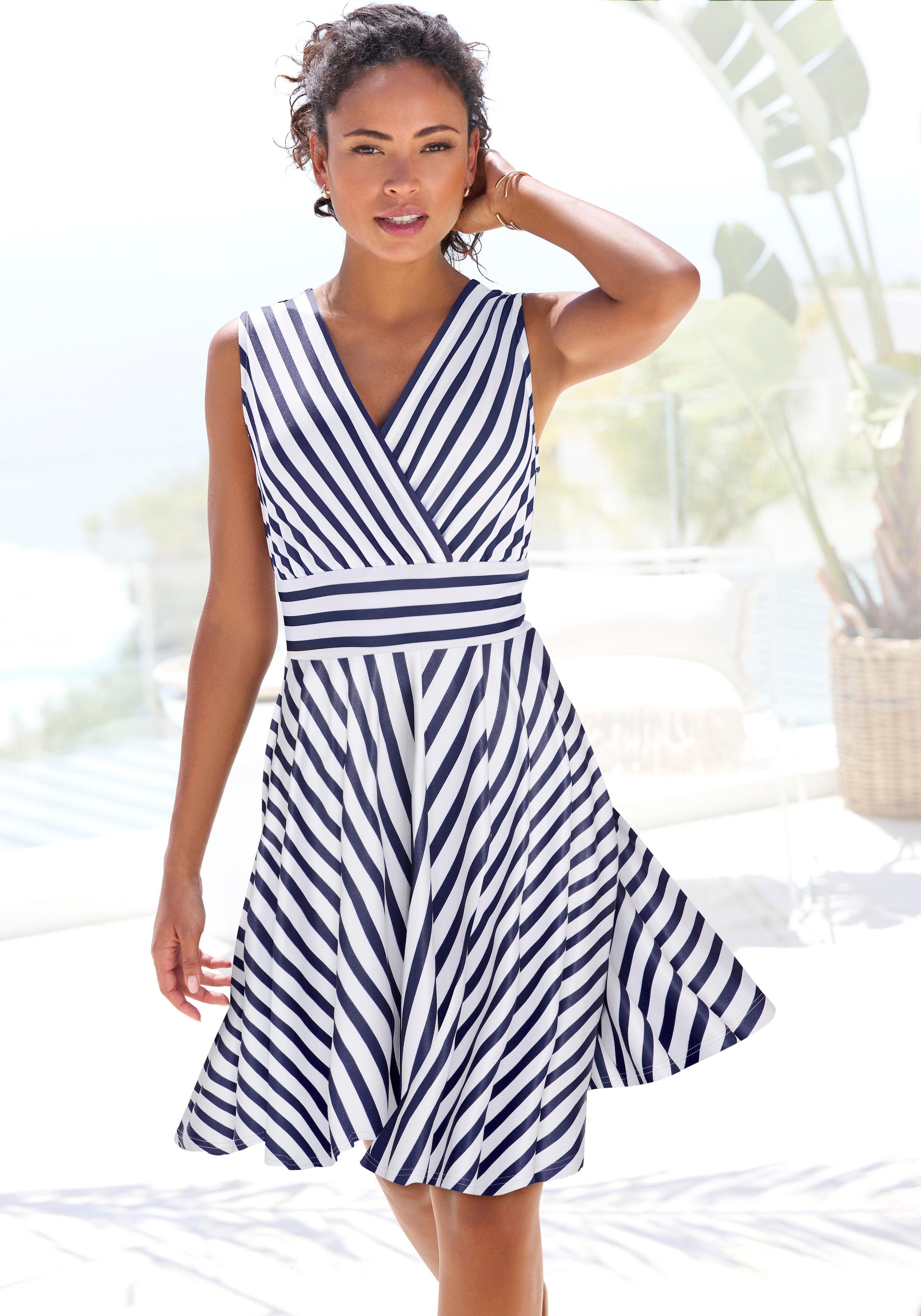 LASCANA Sommerkleid, mit Streifenprint, Wickelkleid, tailliertes Minikleid, günstig online kaufen