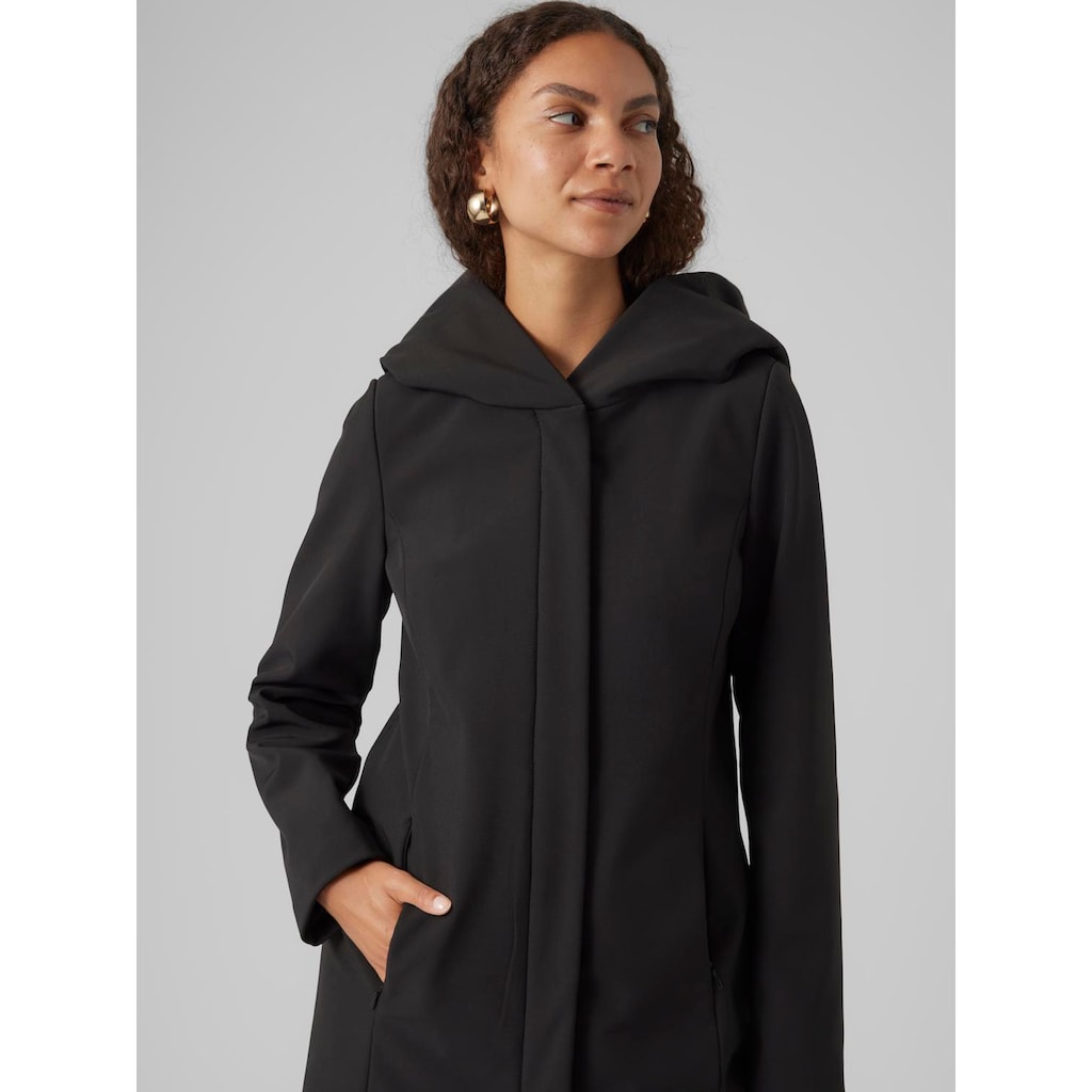 Vero Moda Outdoorjacke »VMSOFTSHELLDONA WRP JACKET BOOS«, mit Kapuze