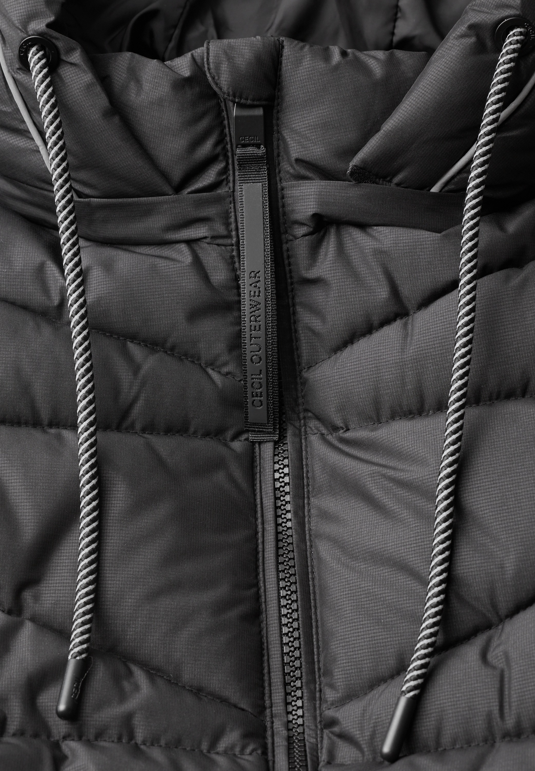 Cecil Steppjacke mit Kapuze in Unifarbe