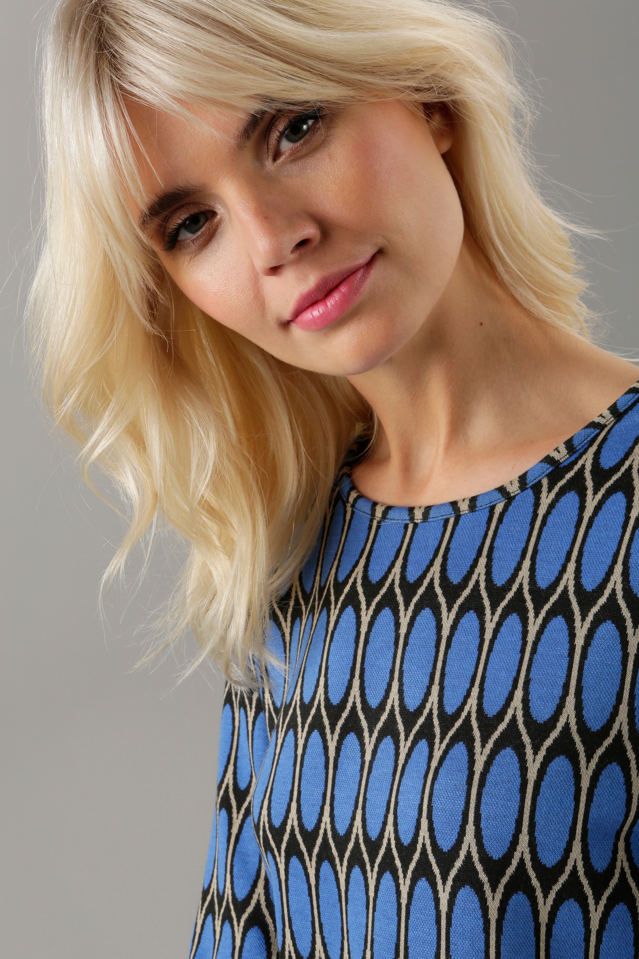 Retro-Muster BAUR Jerseykleid, SELECTED - kaufen NEUE aus Jacquard KOLLEKTION online | Aniston mit