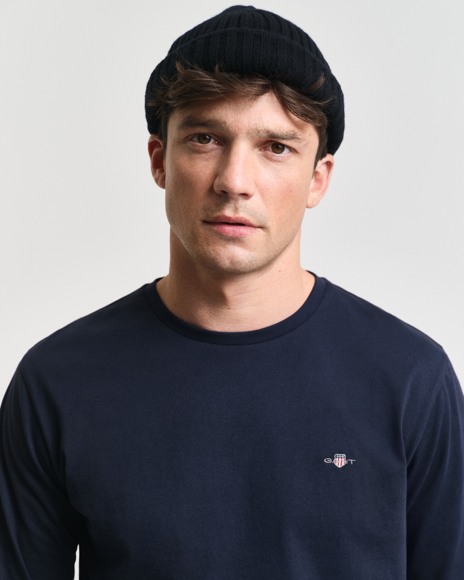 Gant Langarmshirt »REG SHIELD LS T-SHIRT«, mit Logostickerei auf der Brust