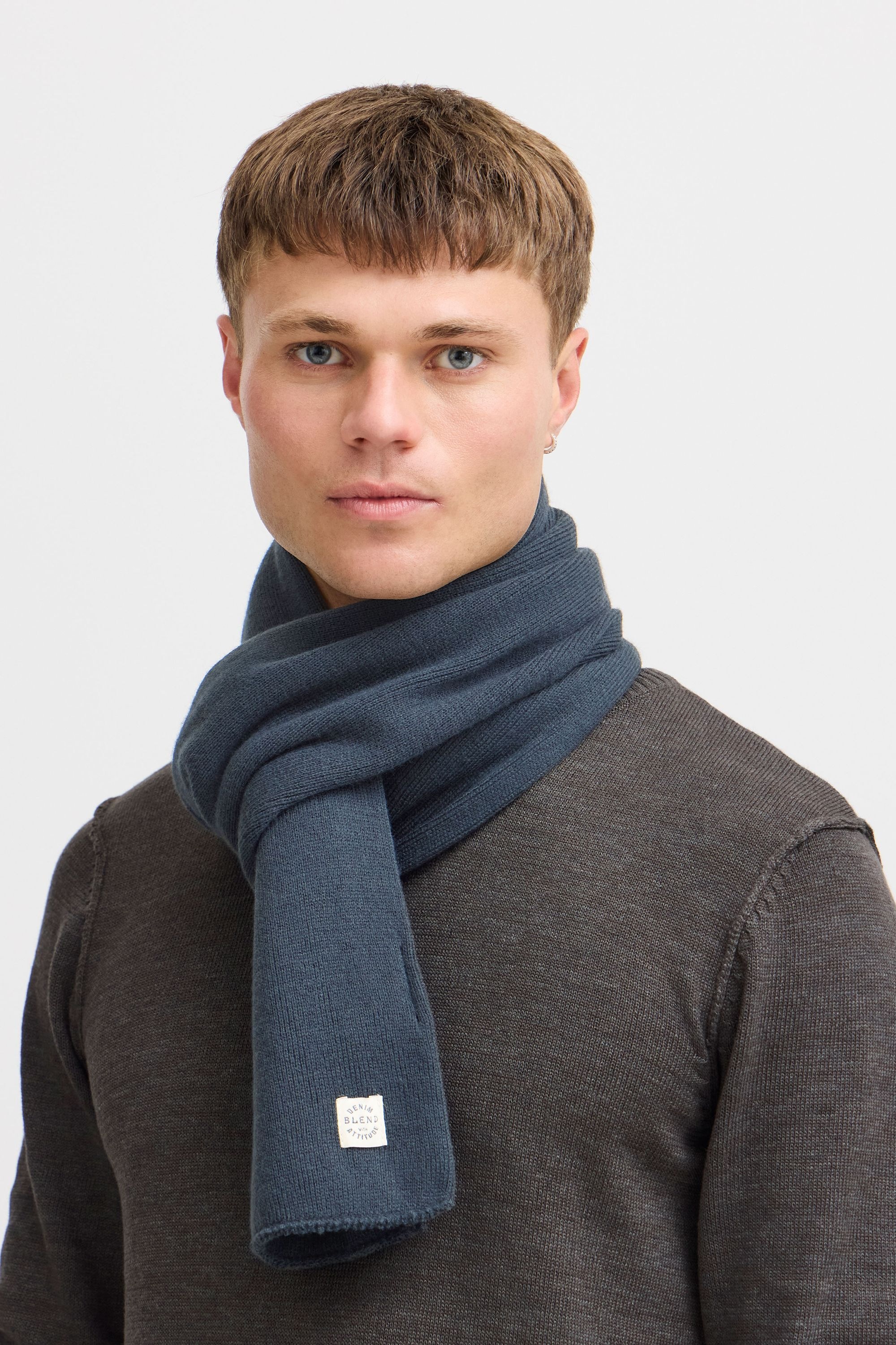 Blend Strickschal "BHScar", Schal mit Logobadge günstig online kaufen