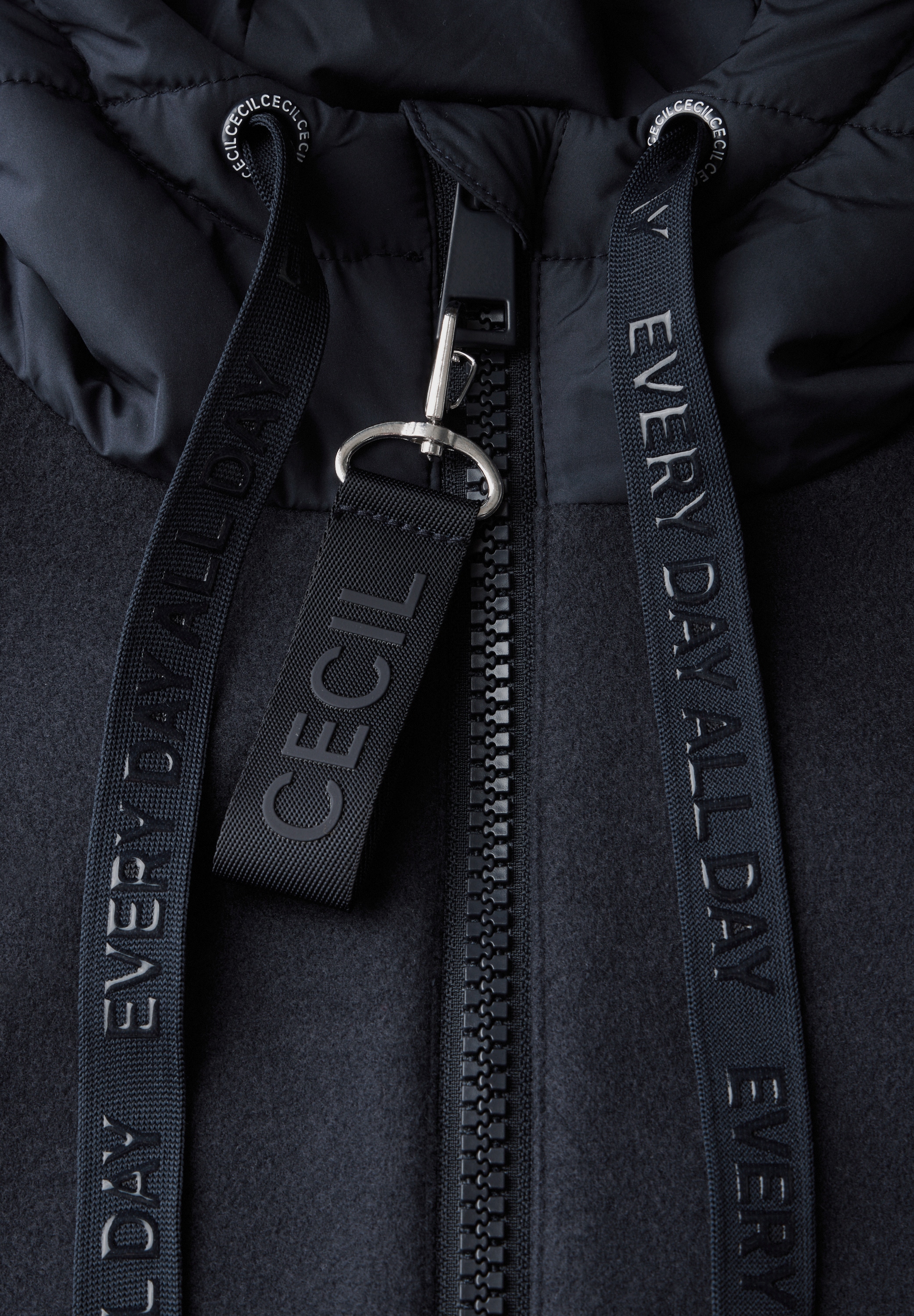 Cecil Fellimitatjacke, mit Kapuze, super weich
