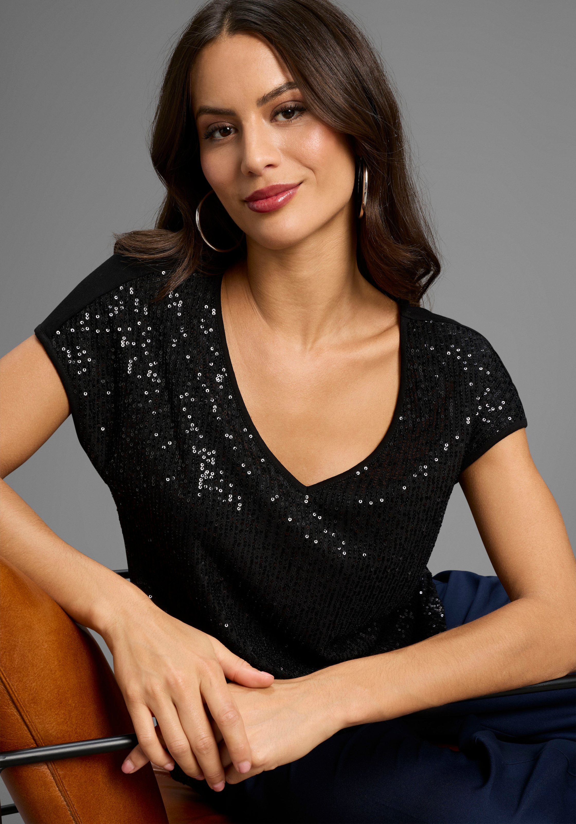 Laura Scott T-Shirt mit glänzenden Pailletten günstig online kaufen