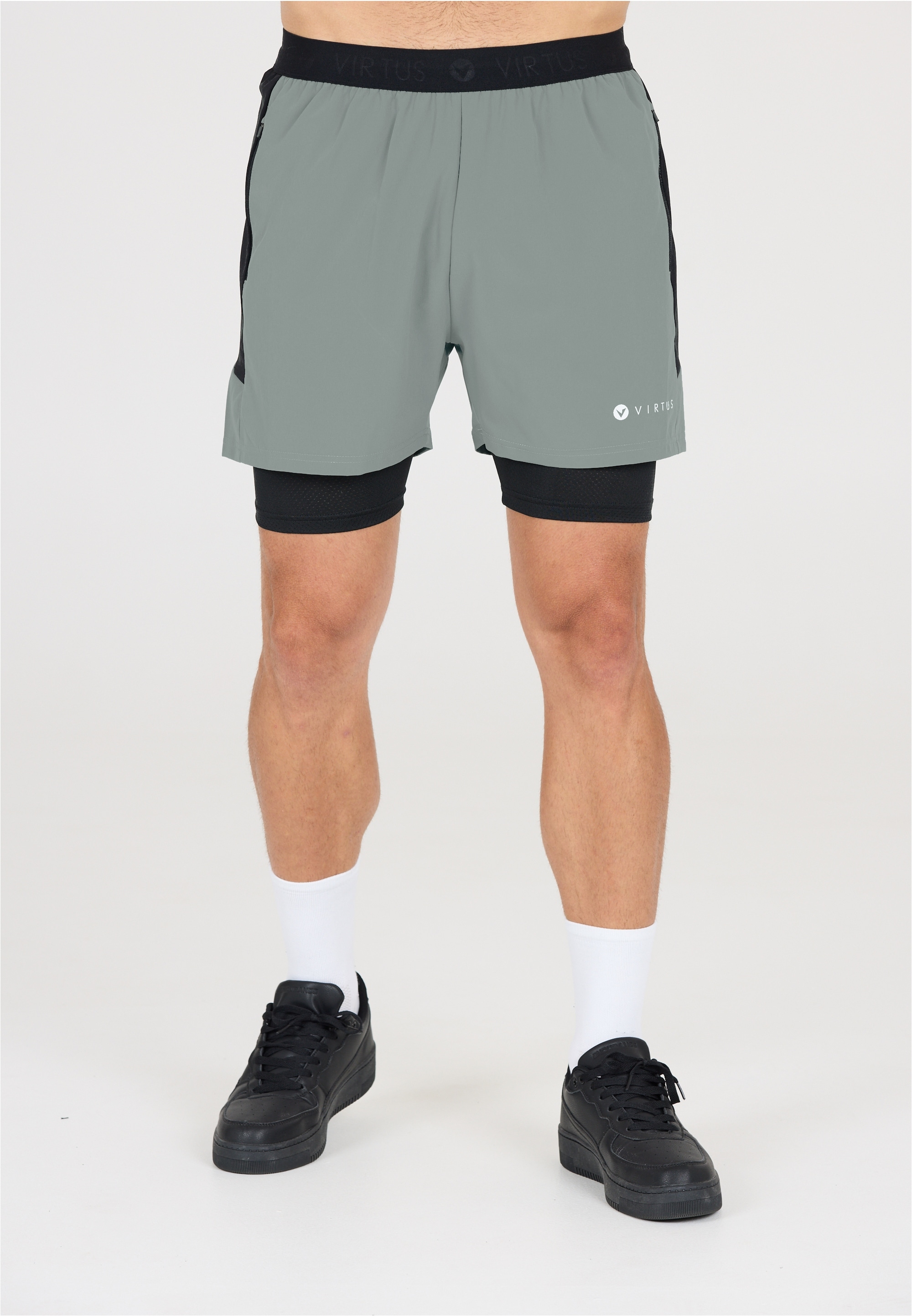 Virtus Shorts »Dylan«, aus atmungsaktivem 4-Wege-Stretch