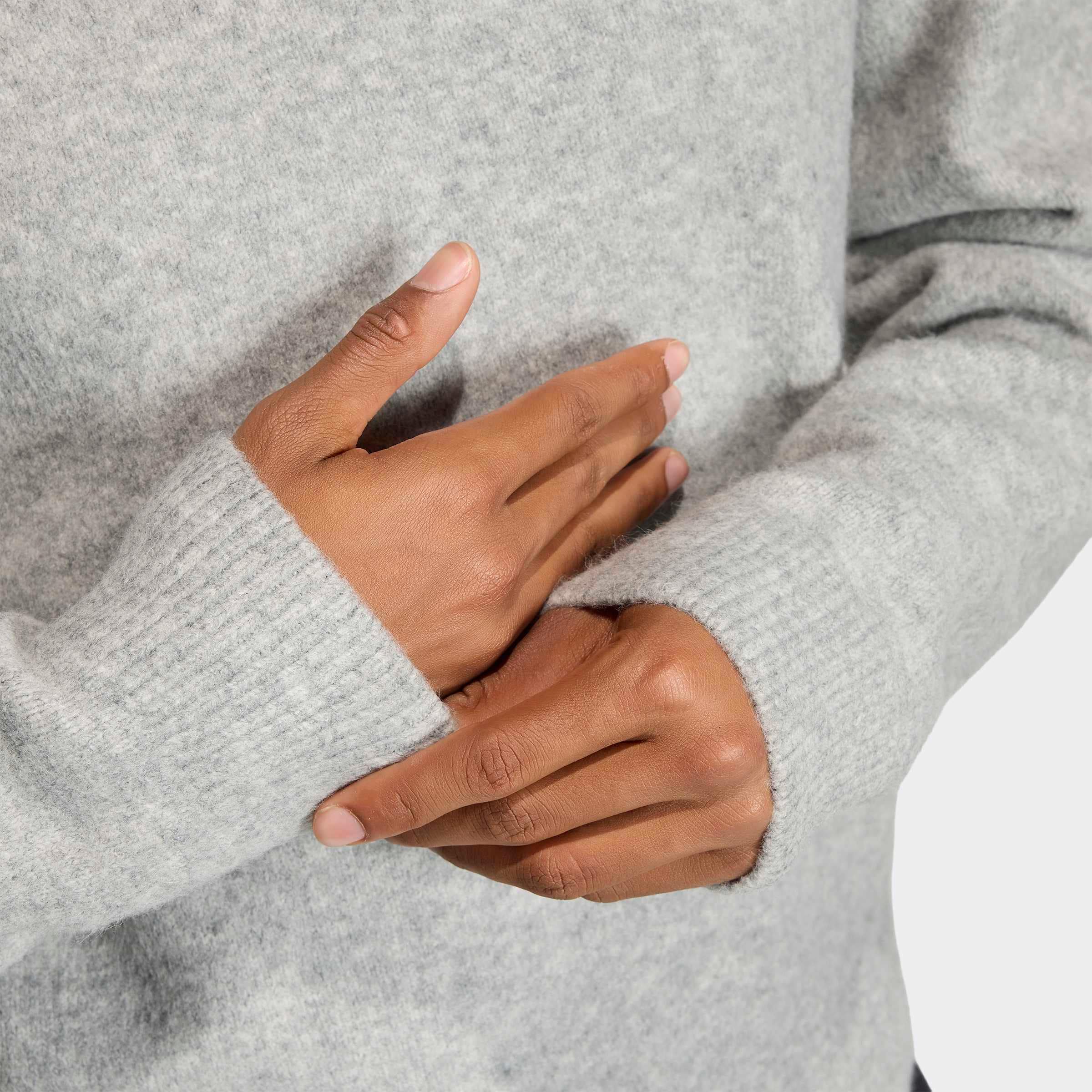 adidas Originals Sweatshirt »TREFOIL ESSENTIALS«, sportlich, mit eingestricktem Trefoil Logo
