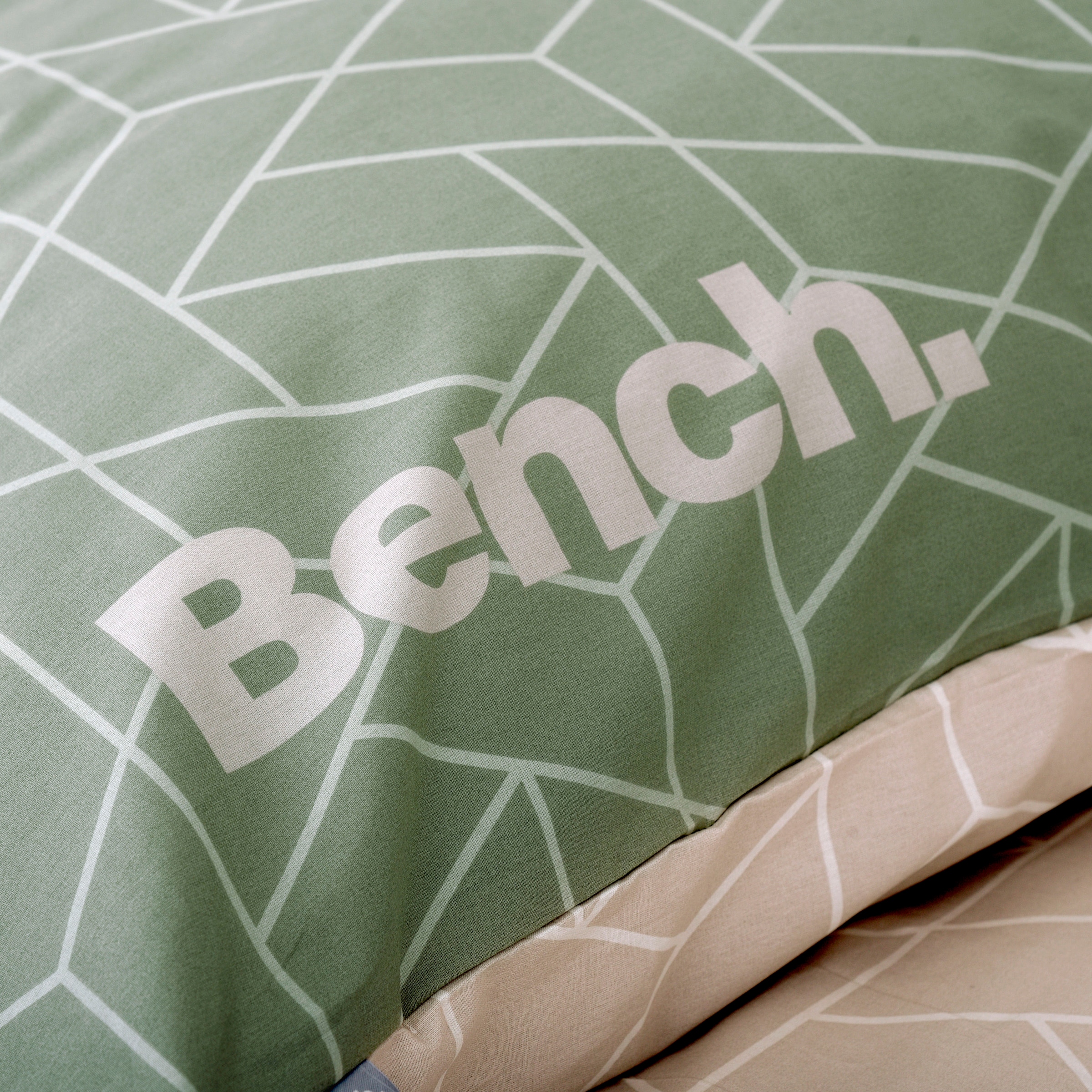 Bench. Bettwäsche »Bench«, mit tollem Motiv