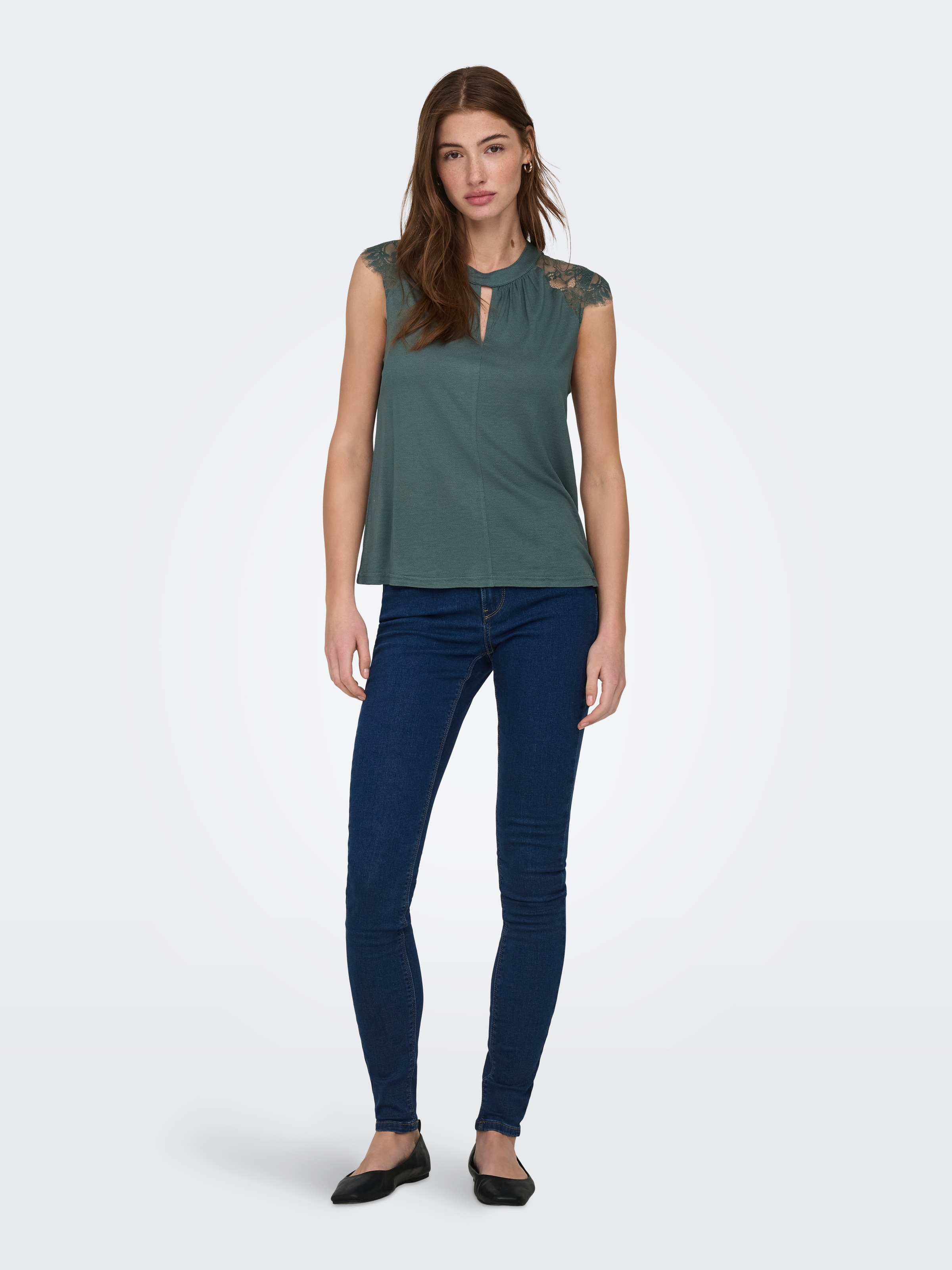Kurzarmshirt ONLY "ONLNICOLA S/S TOP CS JRS", Damen, Gr. S, balsam grün, Jersey, Obermaterial: 100% Viskose, unifarben, regular fit normal, Rundhals, Spitze, Shirts, Viskose, regular fit, Rundhals 3