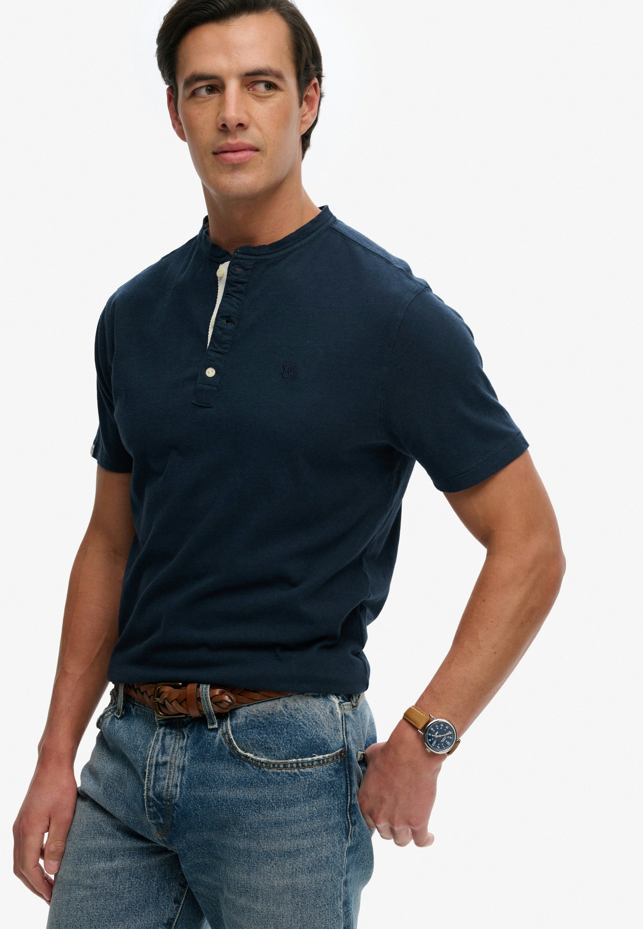 Superdry T-Shirt »CLASSIC COTTON LIN SS GRANDAD« mit Markenlabel, aus Baumwolle und Leinen, in Single Jersey, Kurzarm