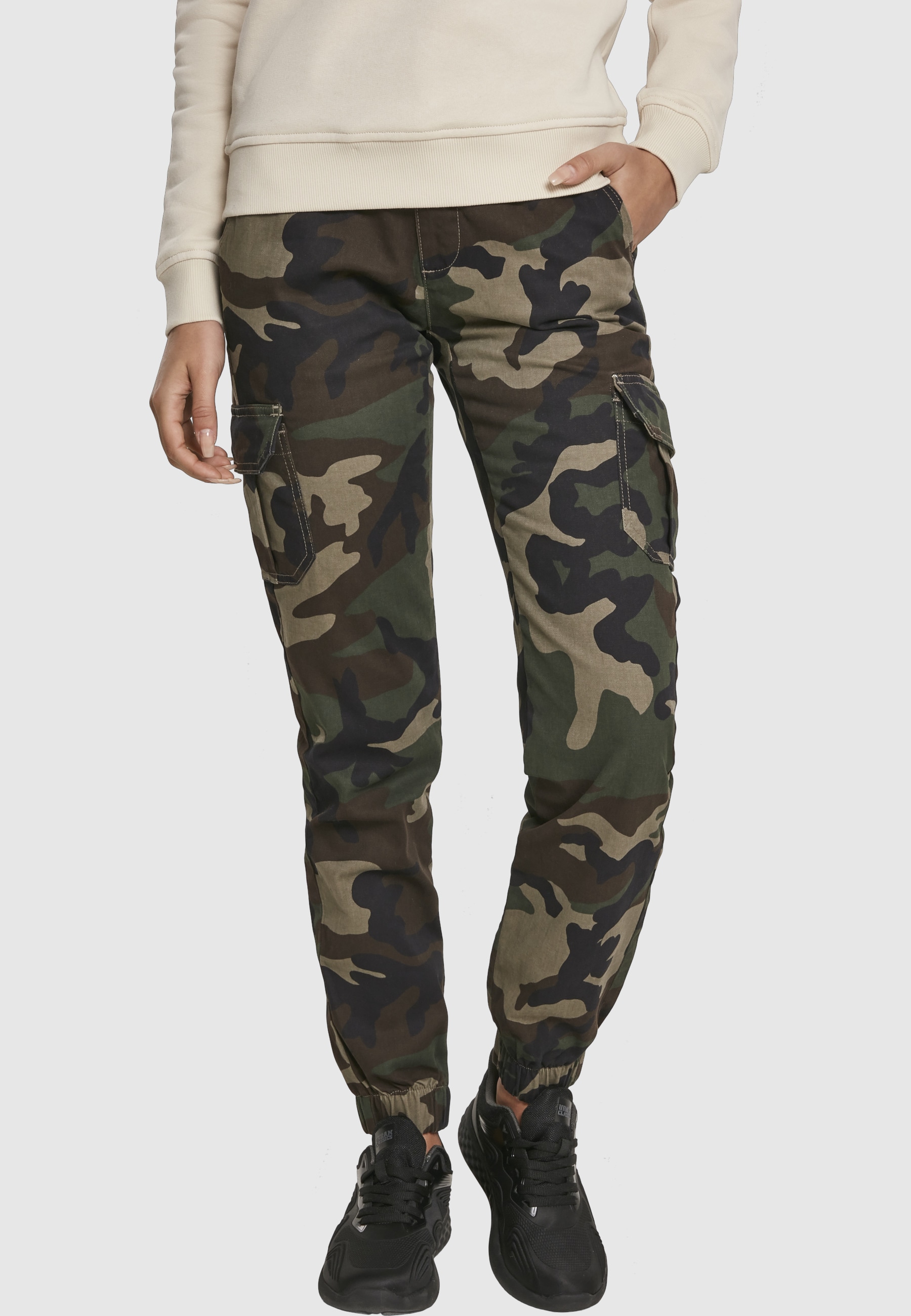 URBAN CLASSICS Cargohose »Urban Classics Damen Ladies High Waist Camo Cargo Pants«