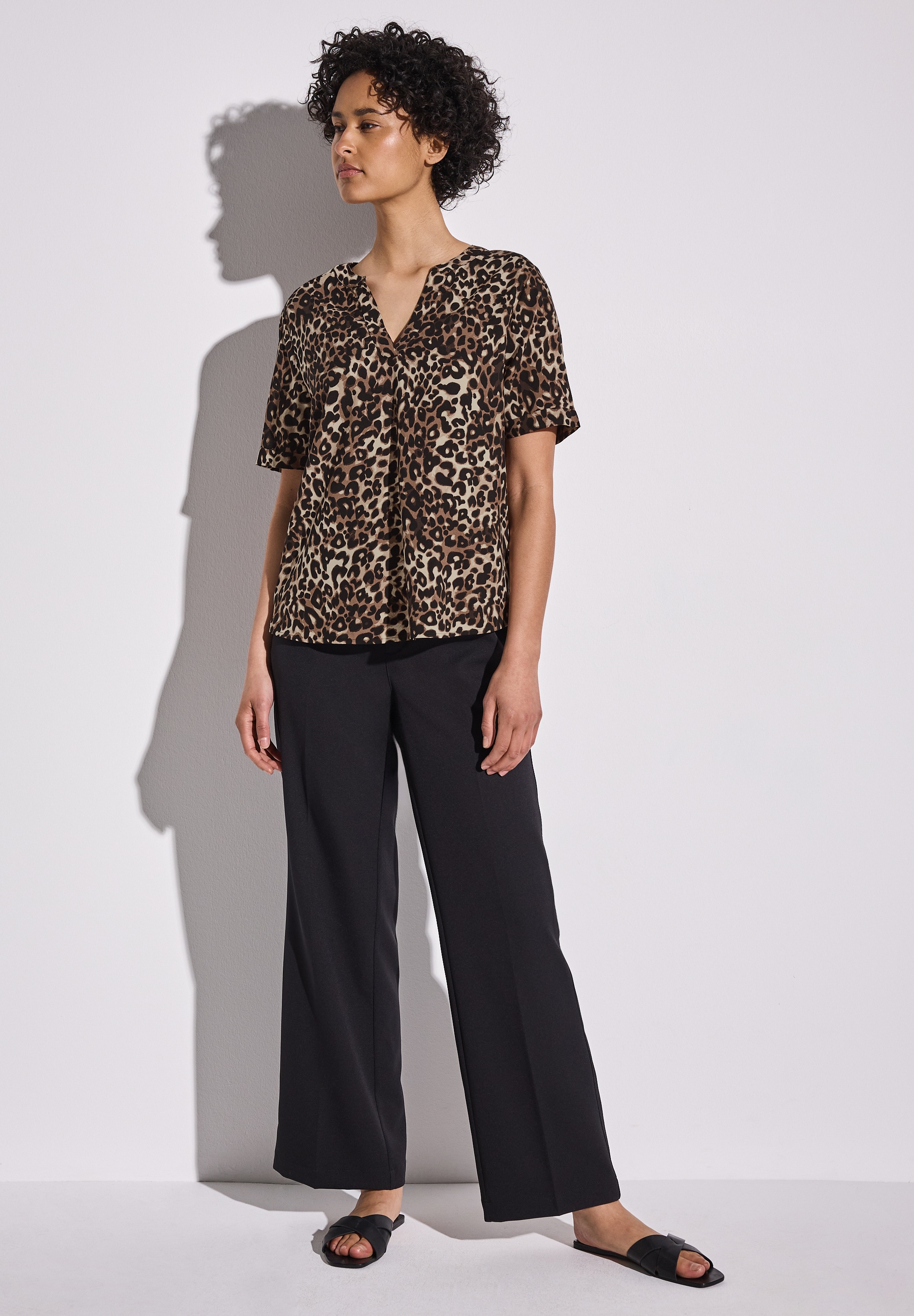STREET ONE Hemdbluse, mit geschlitztem Rundhalsausschnitt