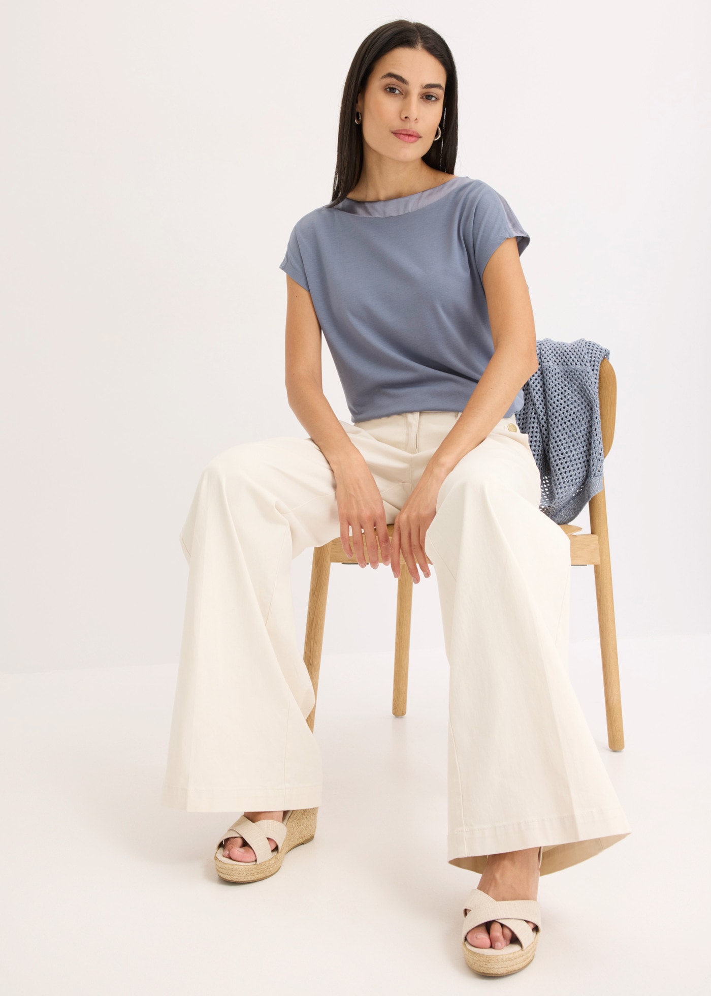 bonprix T-Shirt Oversize-Passform, Kurzarm-Design, mit Satinpasse