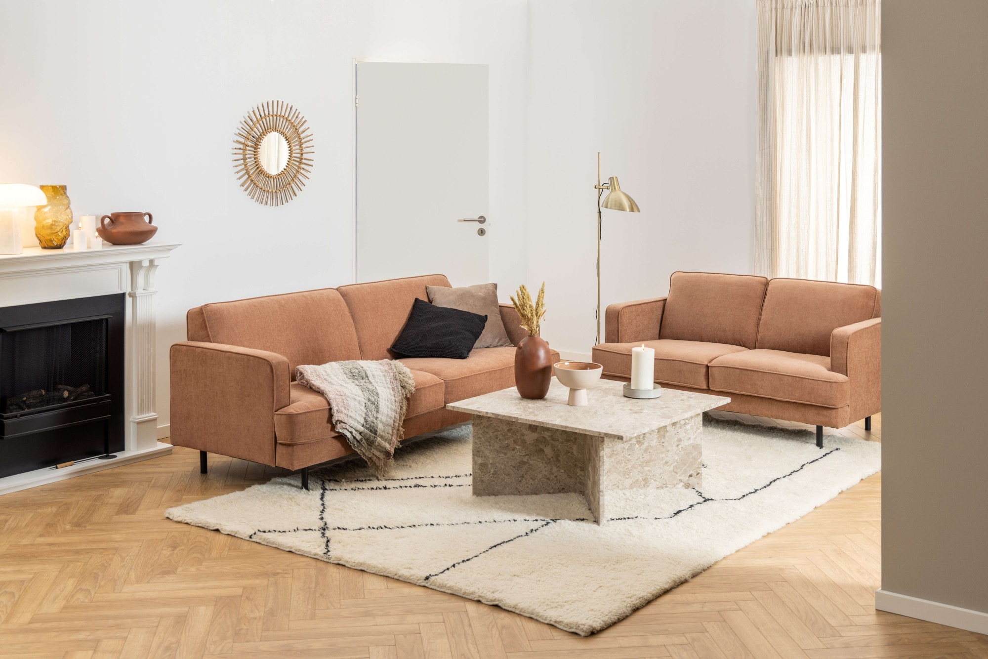 ACTONA GROUP Couchtisch »Vega«, Couchtisch, V-förmig Gestell,matt Latte lackiert Marmor, 90x90x42 cm