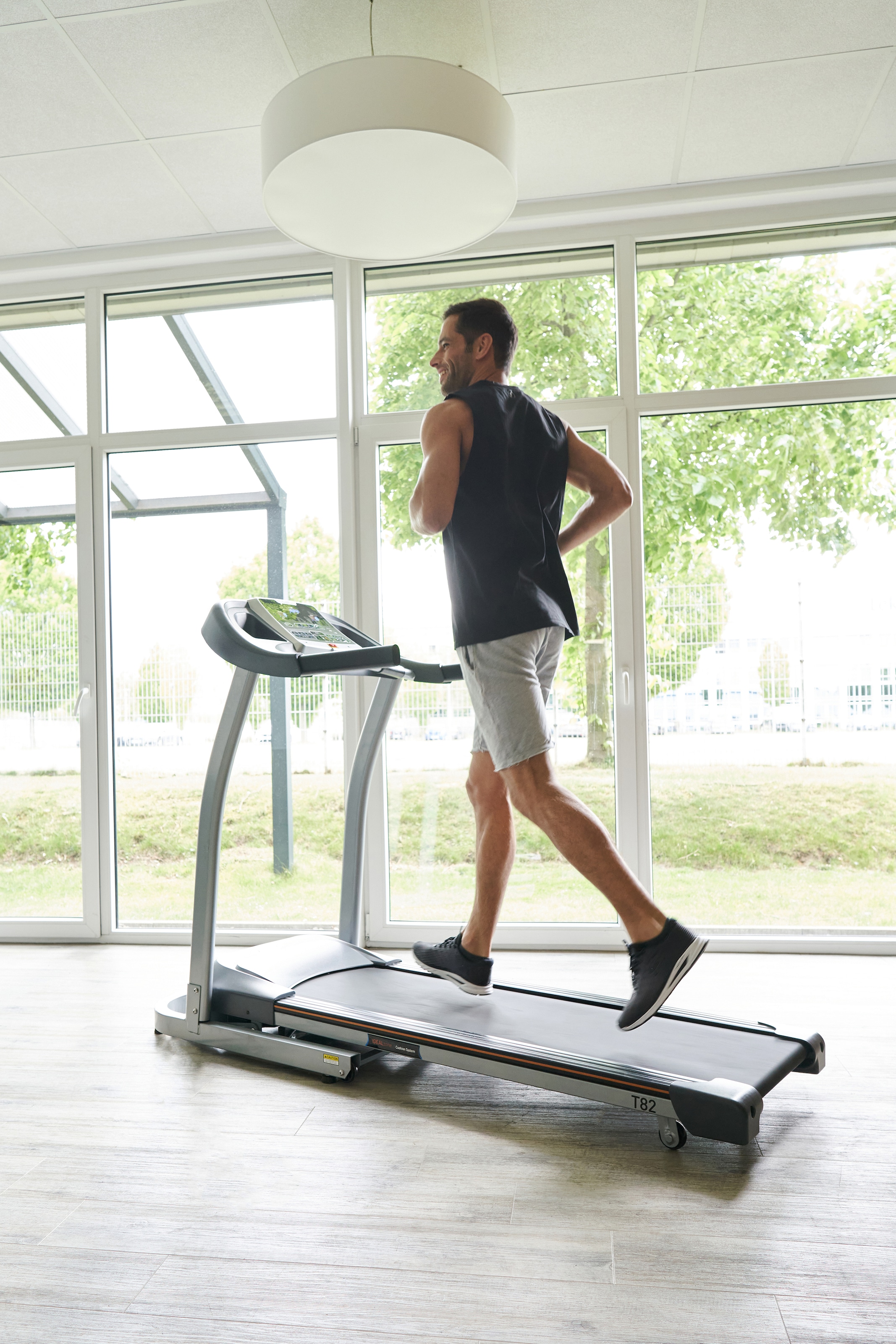 Horizon Fitness Laufband »T82«, Energiesparmodus, Audio In/Out Buchsen, BMI Test