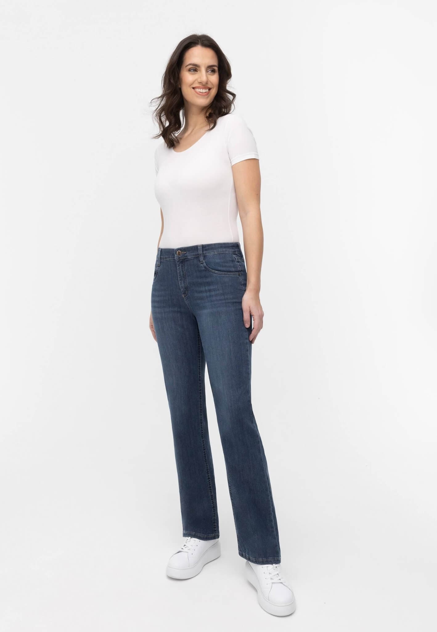 wonderjeans 5-Pocket-Jeans »Relaxed Straight«, Cool, modern und vielseitig zu stylen