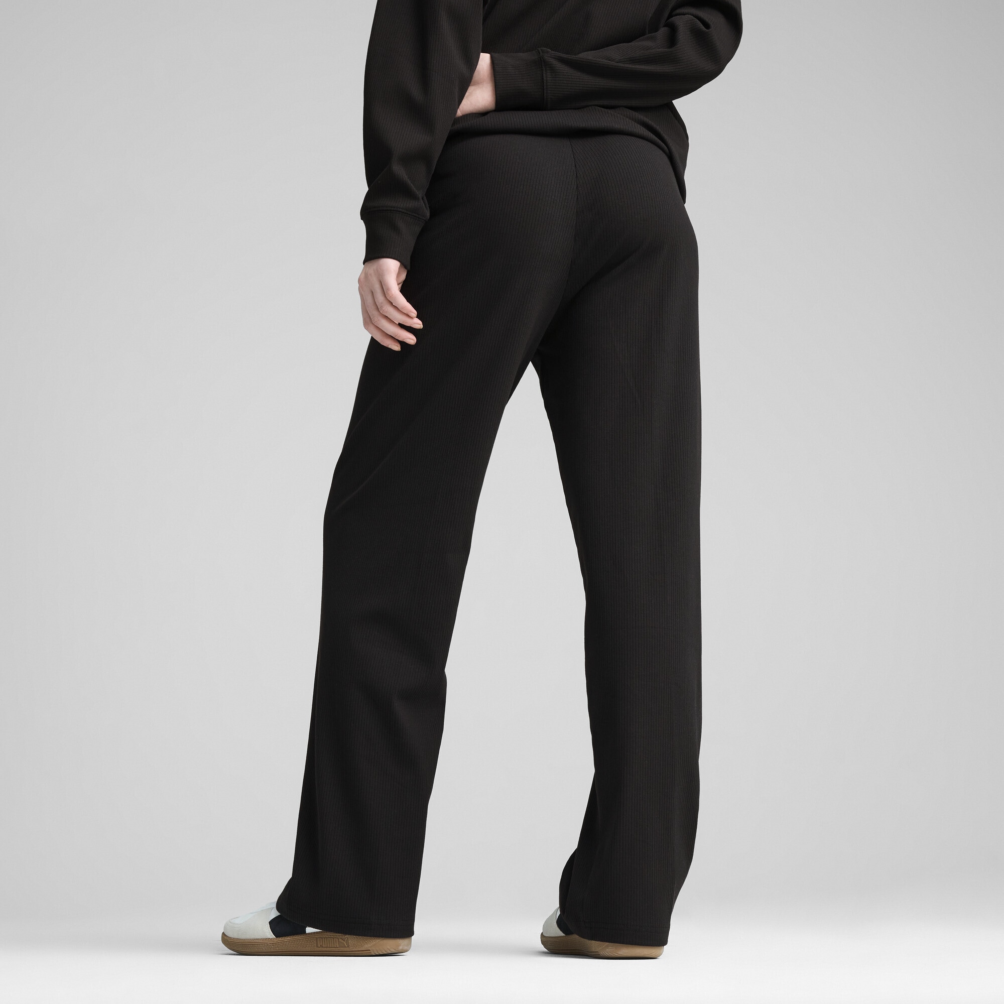PUMA Sporthose »ESS ELEVATED Gerippte Straight Fit Hose mit hohem Bund Damen«
