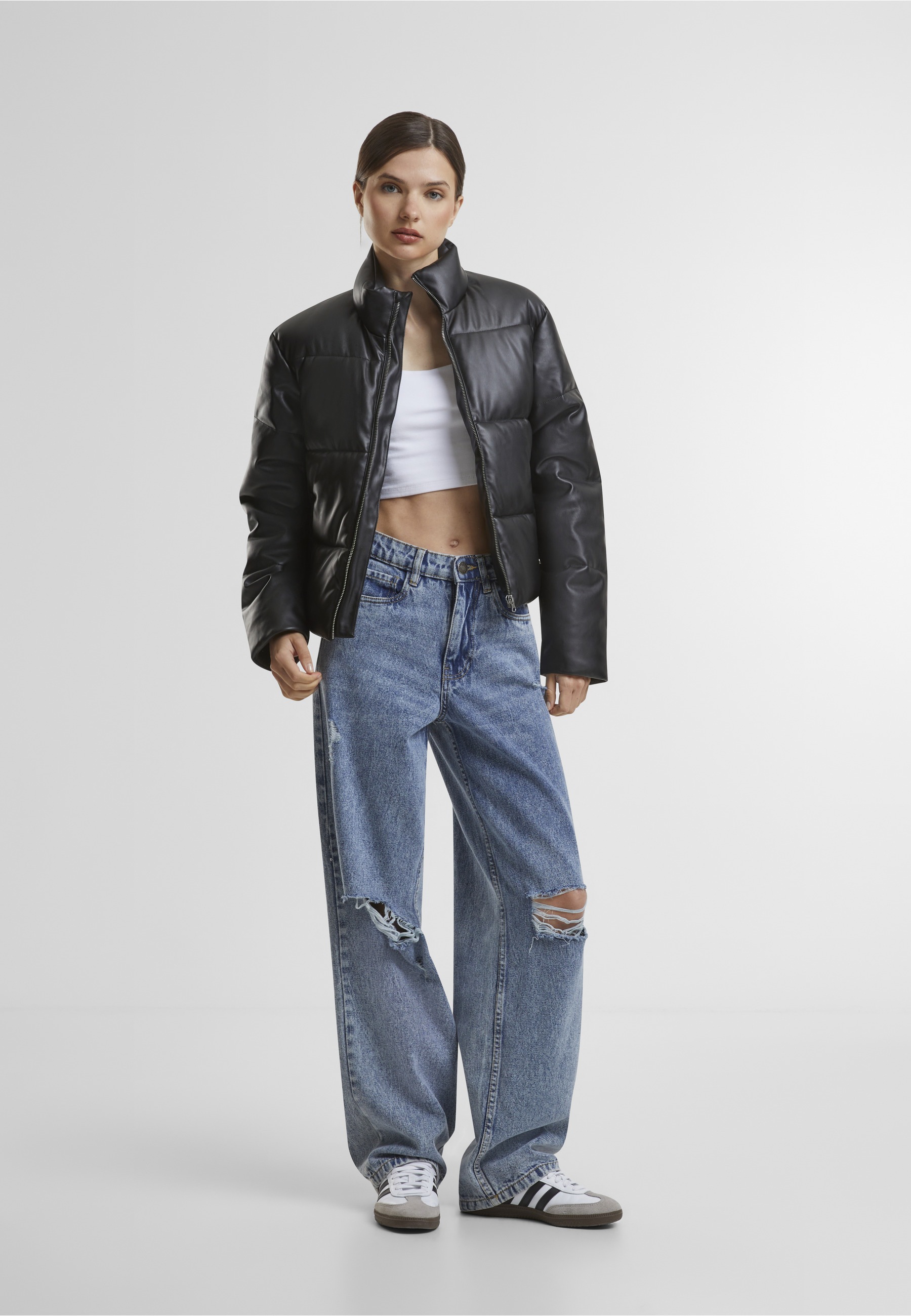 URBAN CLASSICS Allwetterjacke »Urban Classics Ladies Synthetic Leather Puffer Jacket« 1 Stk. tlg. ohne Kapuze