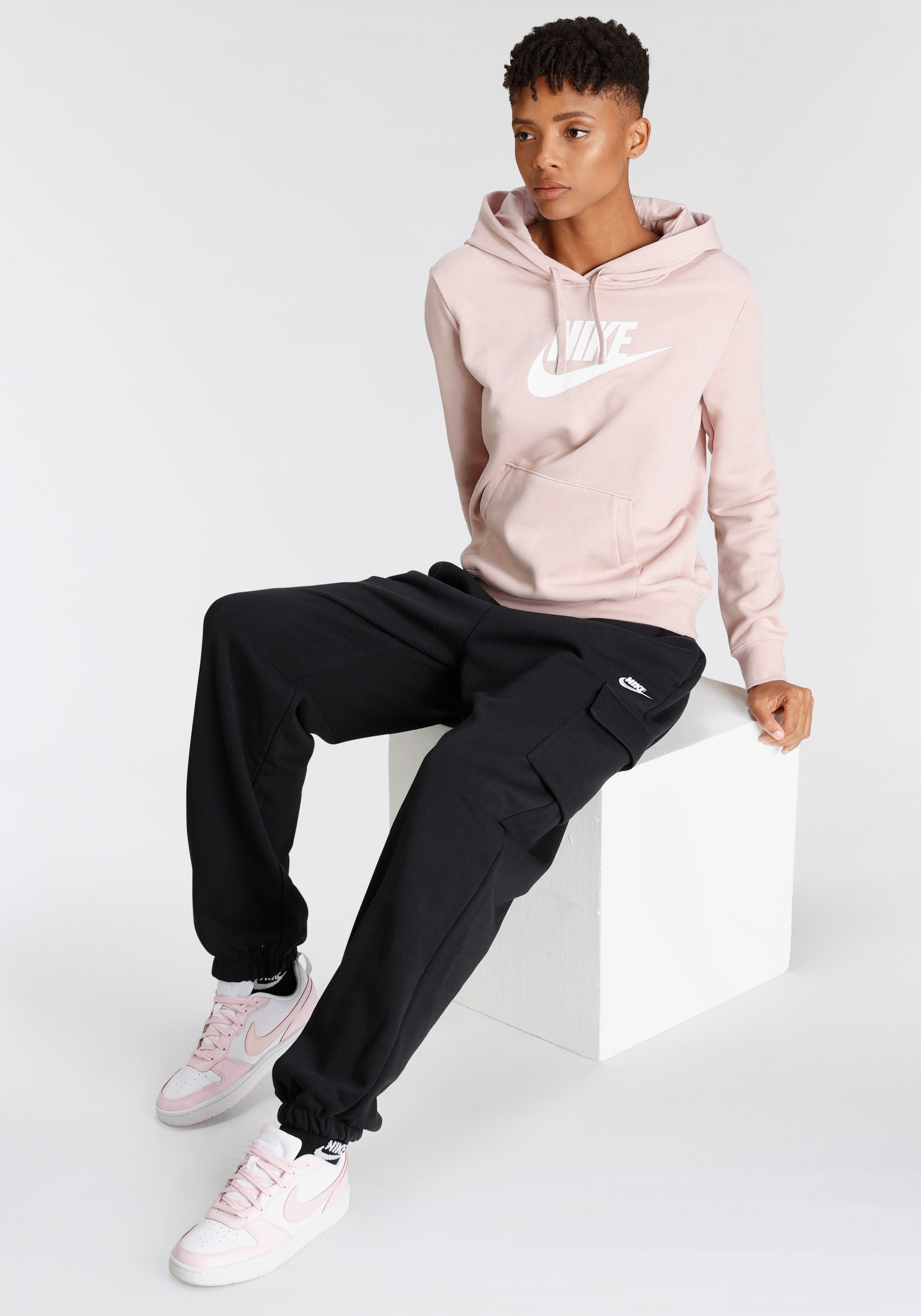kaufen Oversized online Fleece auf Women\'s Cargo Rechnung Nike Jogginghose »Club Sweatpants« BAUR | Sportswear Mid-Rise