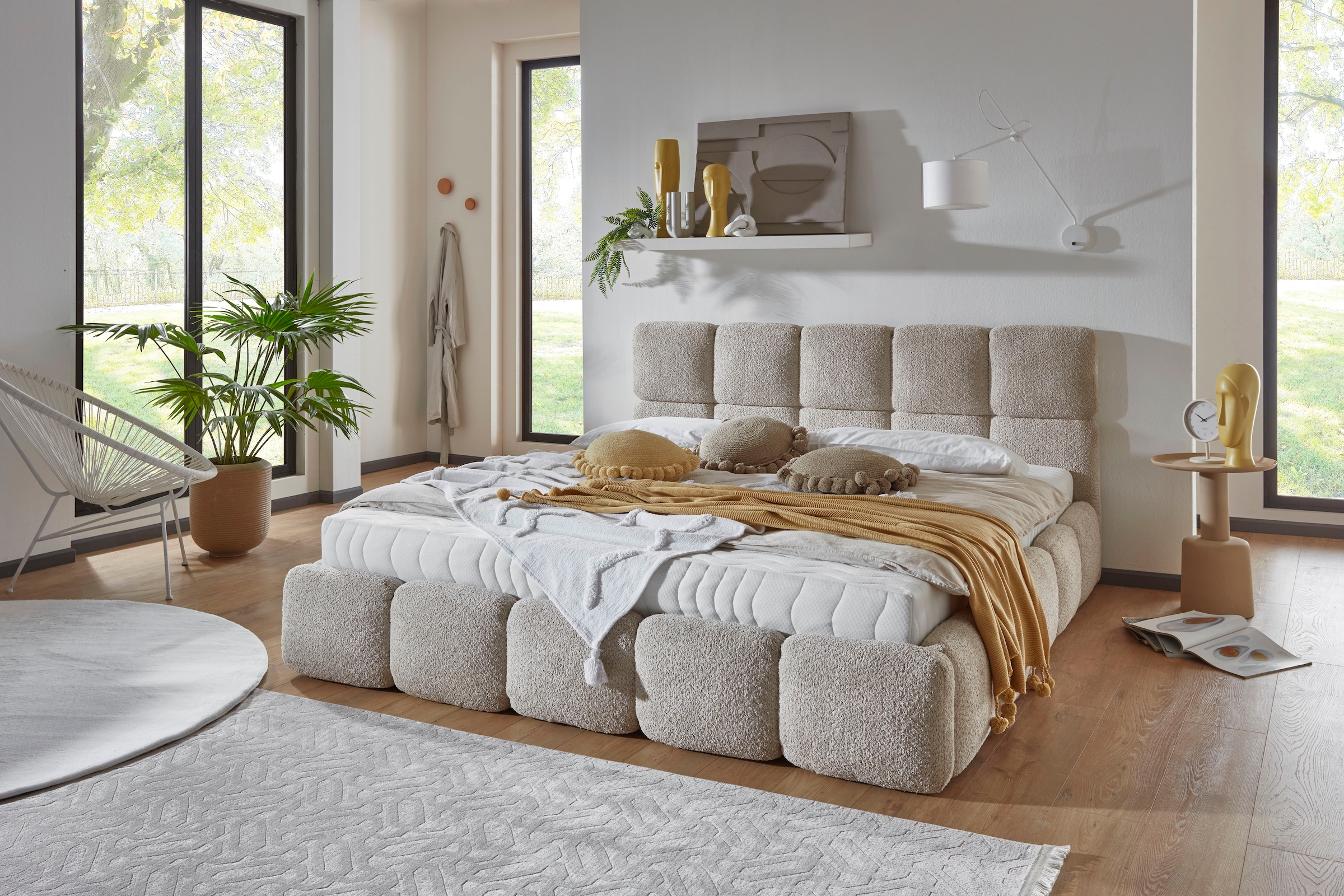ATLANTIC home collection Polsterbett »"Jane" mit großen Stauraum«, luxurious gepolstertes Kopfteil und Rahmen, Bezug mit Bouclécharakter