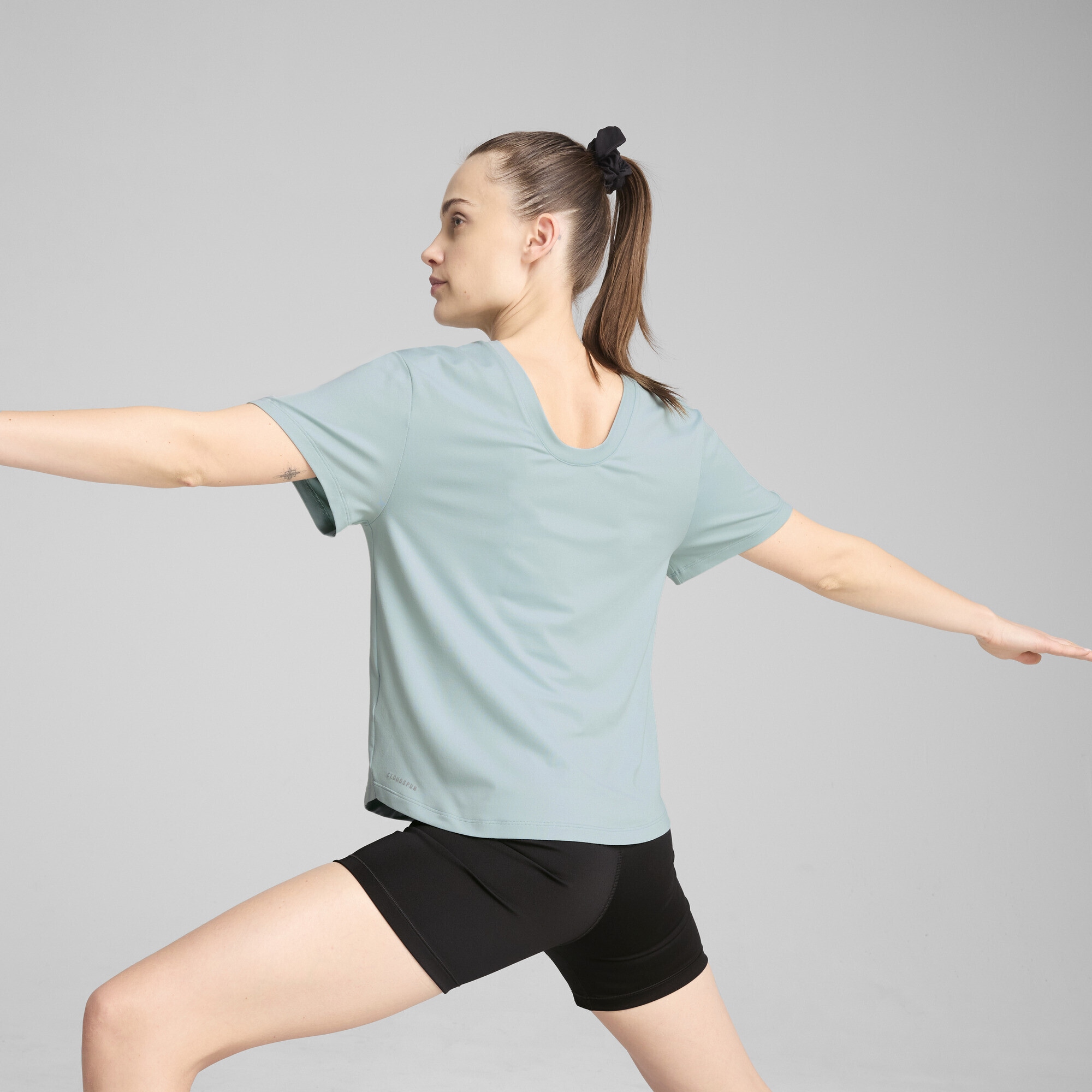 PUMA Yogashirt »MOVE CLOUDSPUN Loose Fit T-Shirt Damen«