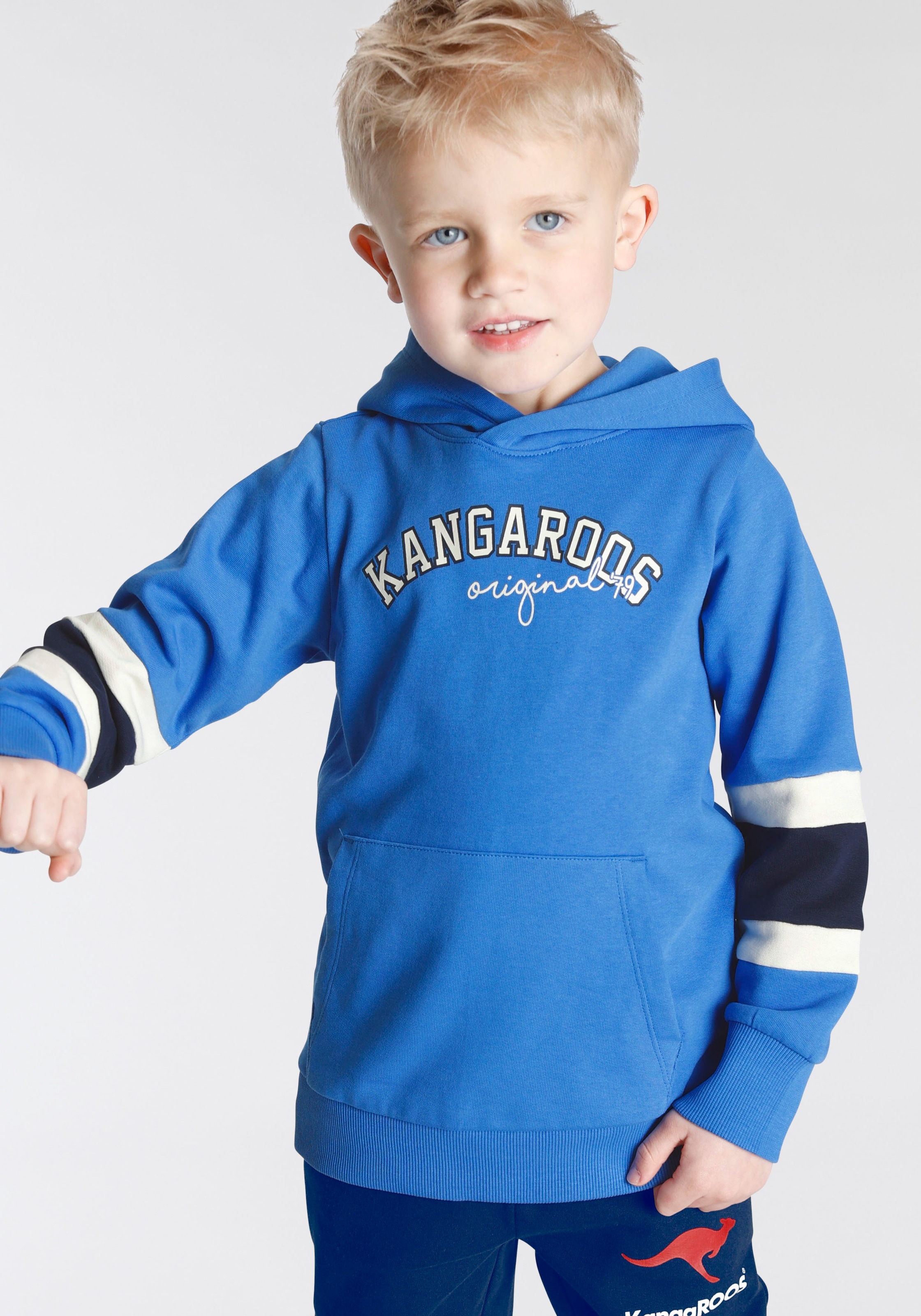 Mini bestellen »Colorblocking«, KangaROOS den Kapuzensweatshirt an Ärmeln, | Jungen für BAUR mit Streifen