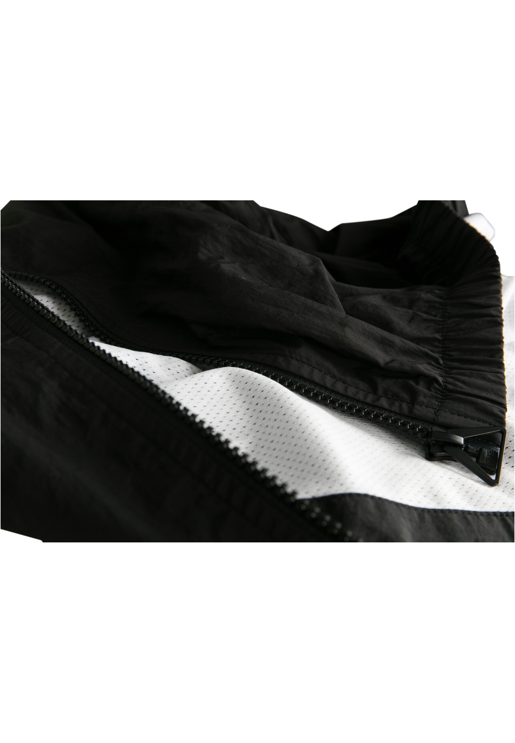 URBAN CLASSICS Allwetterjacke »Urban Classics Damen Ladies Short Striped Crinkle Track Jacket«, (1 St.), ohne Kapuze