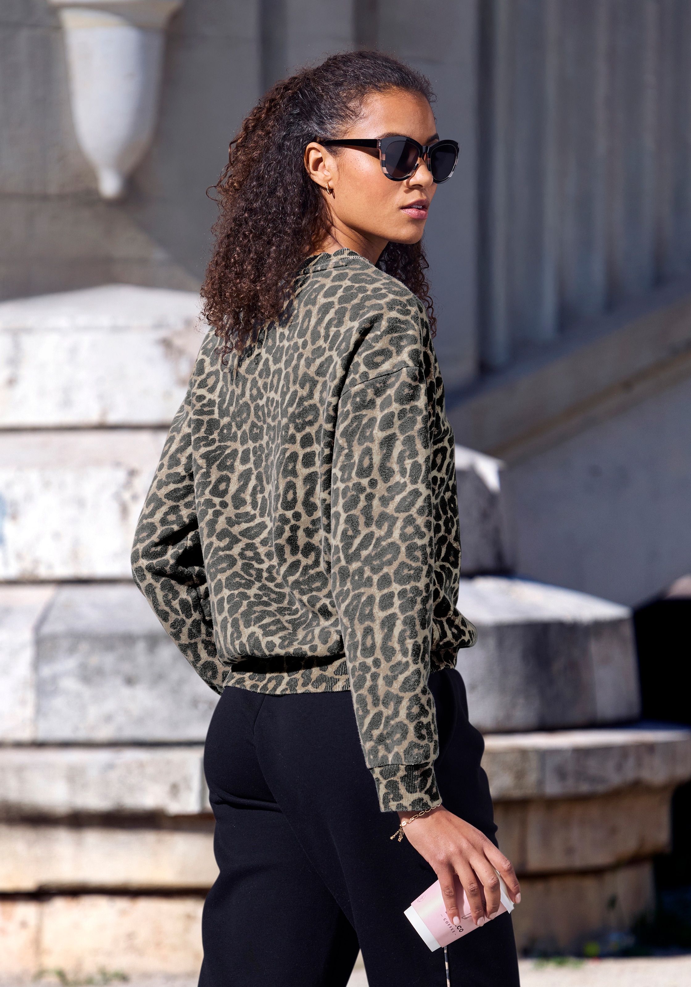 Buffalo Sweatshirt , in Allover-Leoprint, Home- und Loungewear
