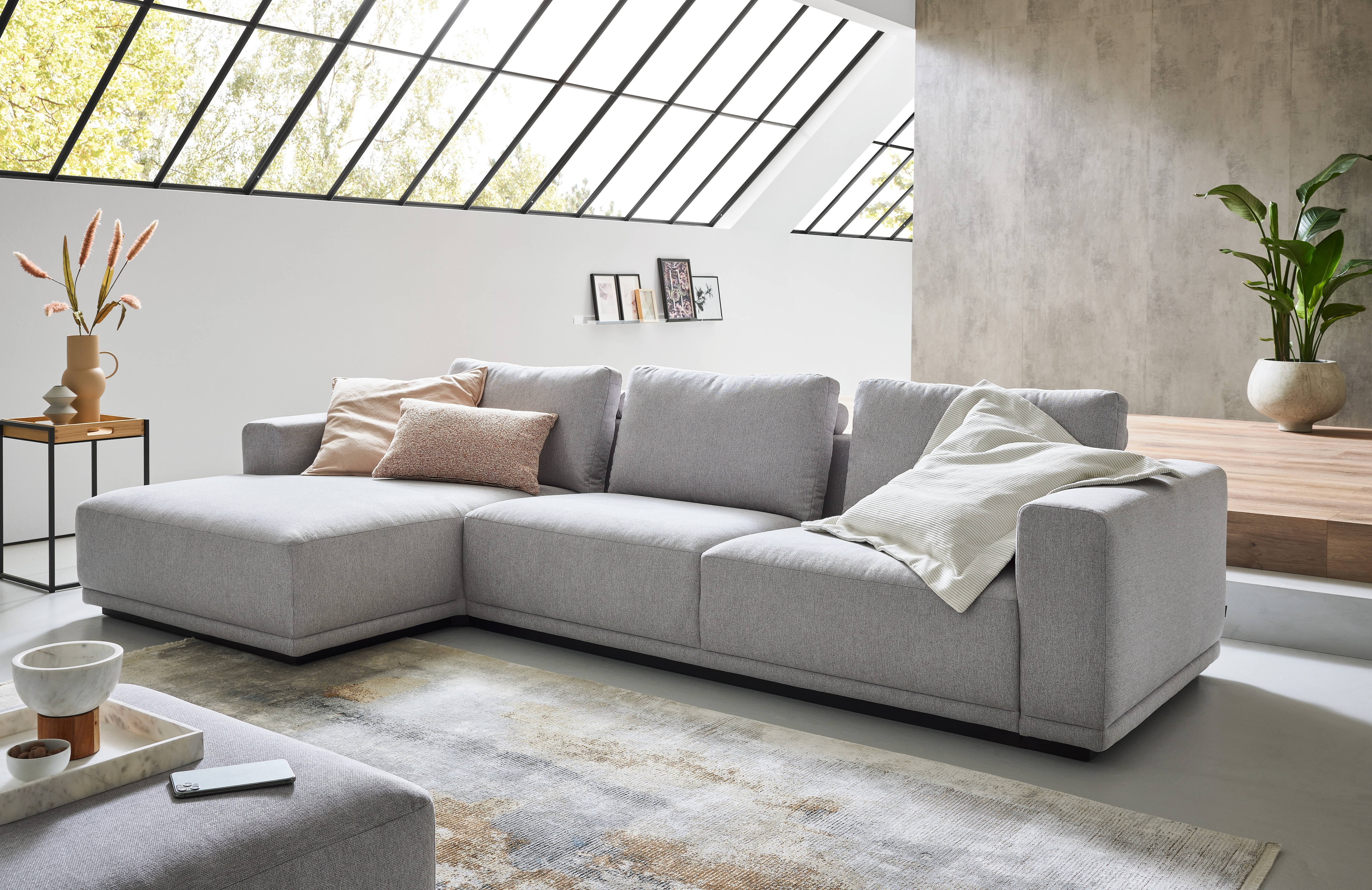 Musterring Ecksofa "JustB PM200, Holzrahmen in schwarz, wahlw. Sitzvorzug, Breite 316cm" Anreihsofa rechts & Longchair links, mit Armlehnen, inkl. Rückenkissen
