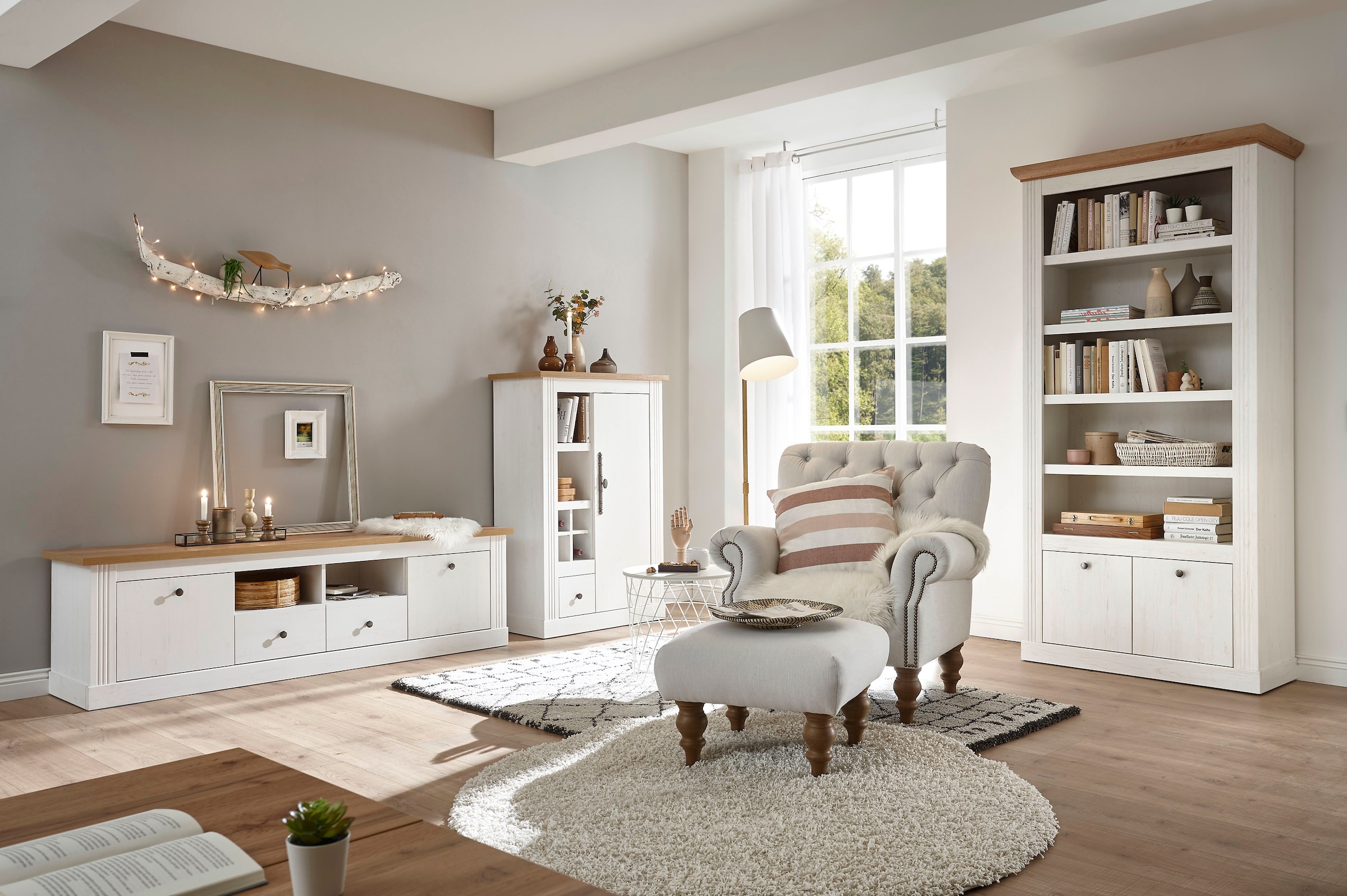 Home affaire Lowboard »Westminster BESTSELLER!«, (Breite ca. 180cm), in romantischem Landhausstil